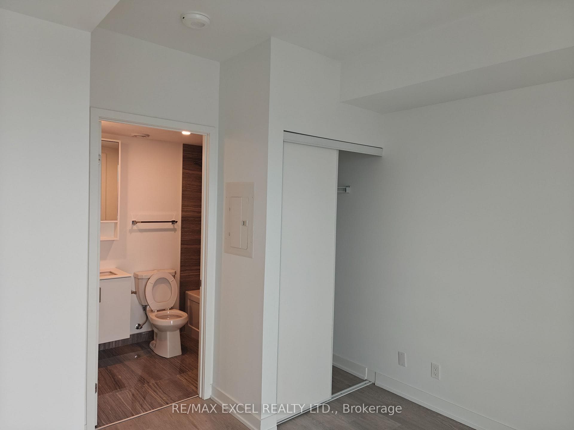 88 Queen Street Unit 4912 photo 20