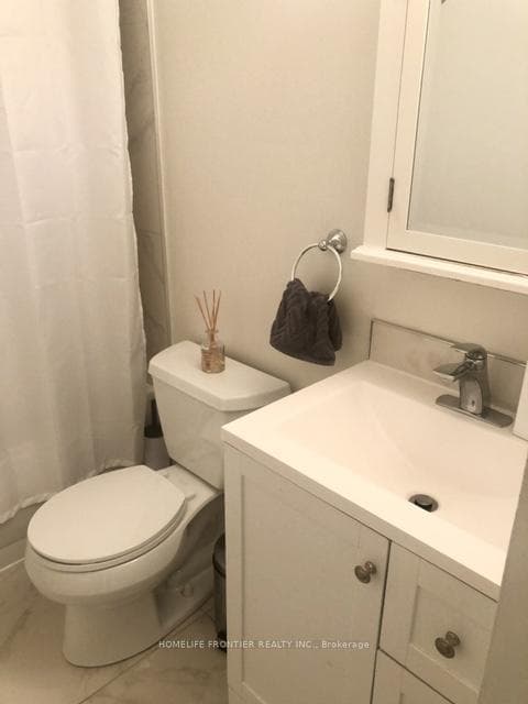 633 Bay Street Unit 712 photo 9