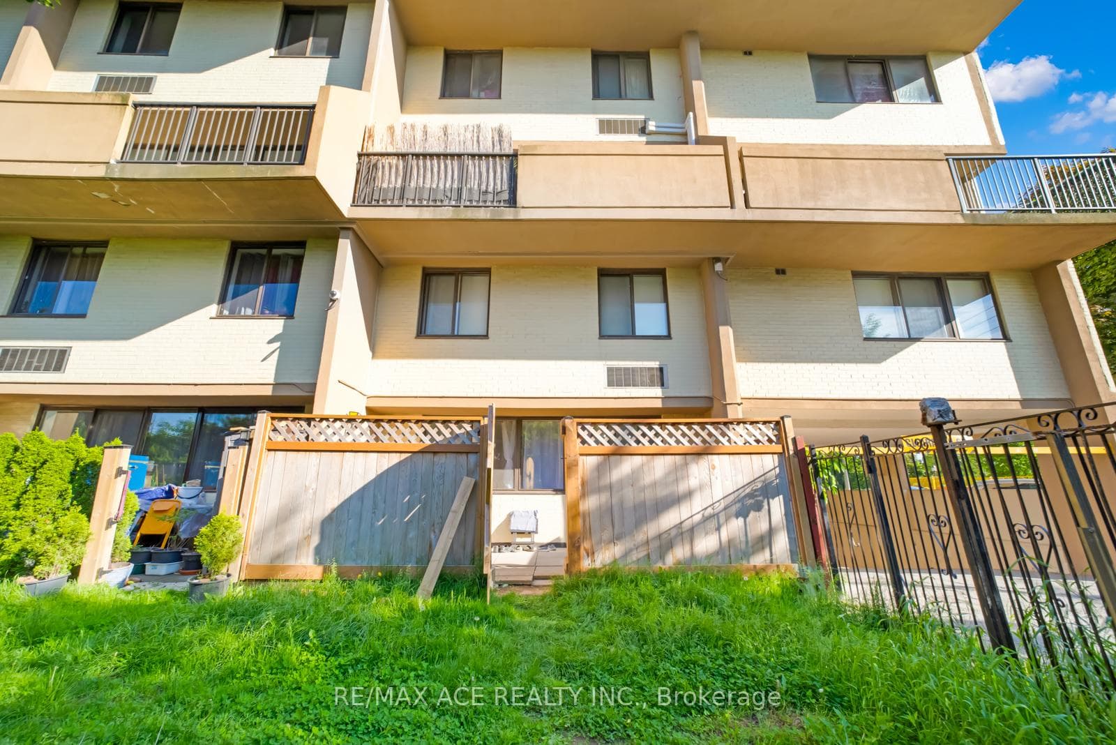 665 Kennedy Road Unit 101 photo 29