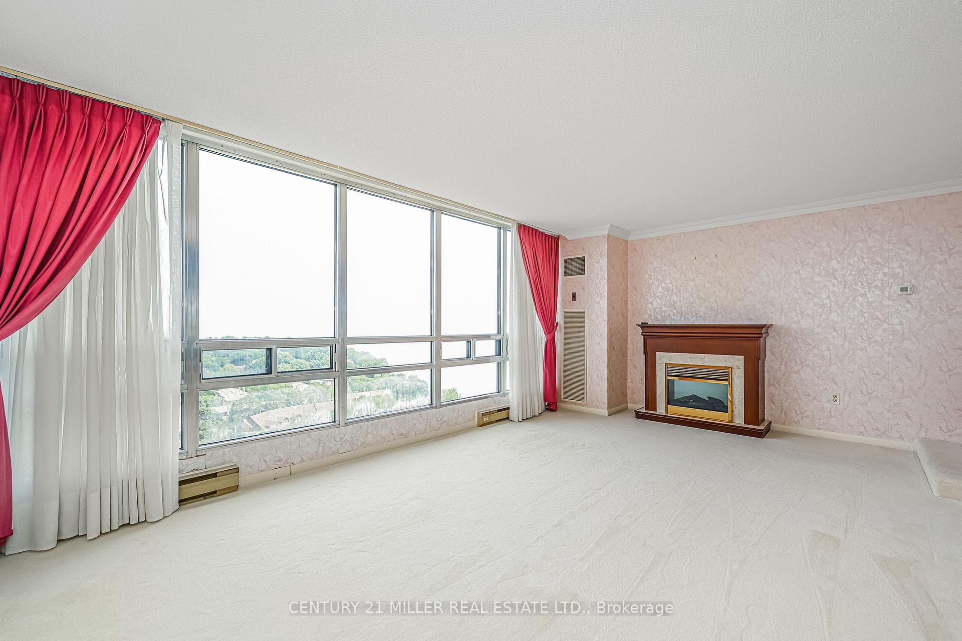 2170 Marine Drive Unit 1701 photo 10