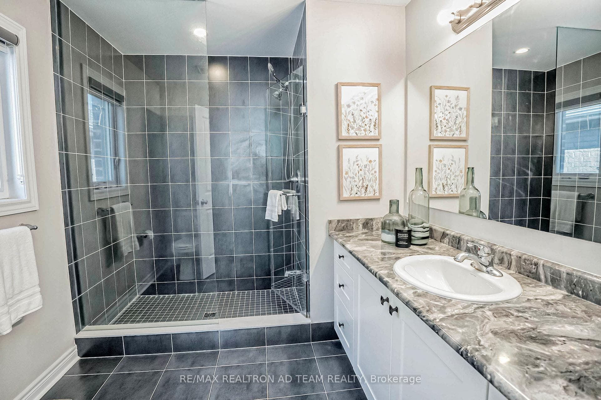 1102 Cactus Crescent photo 20