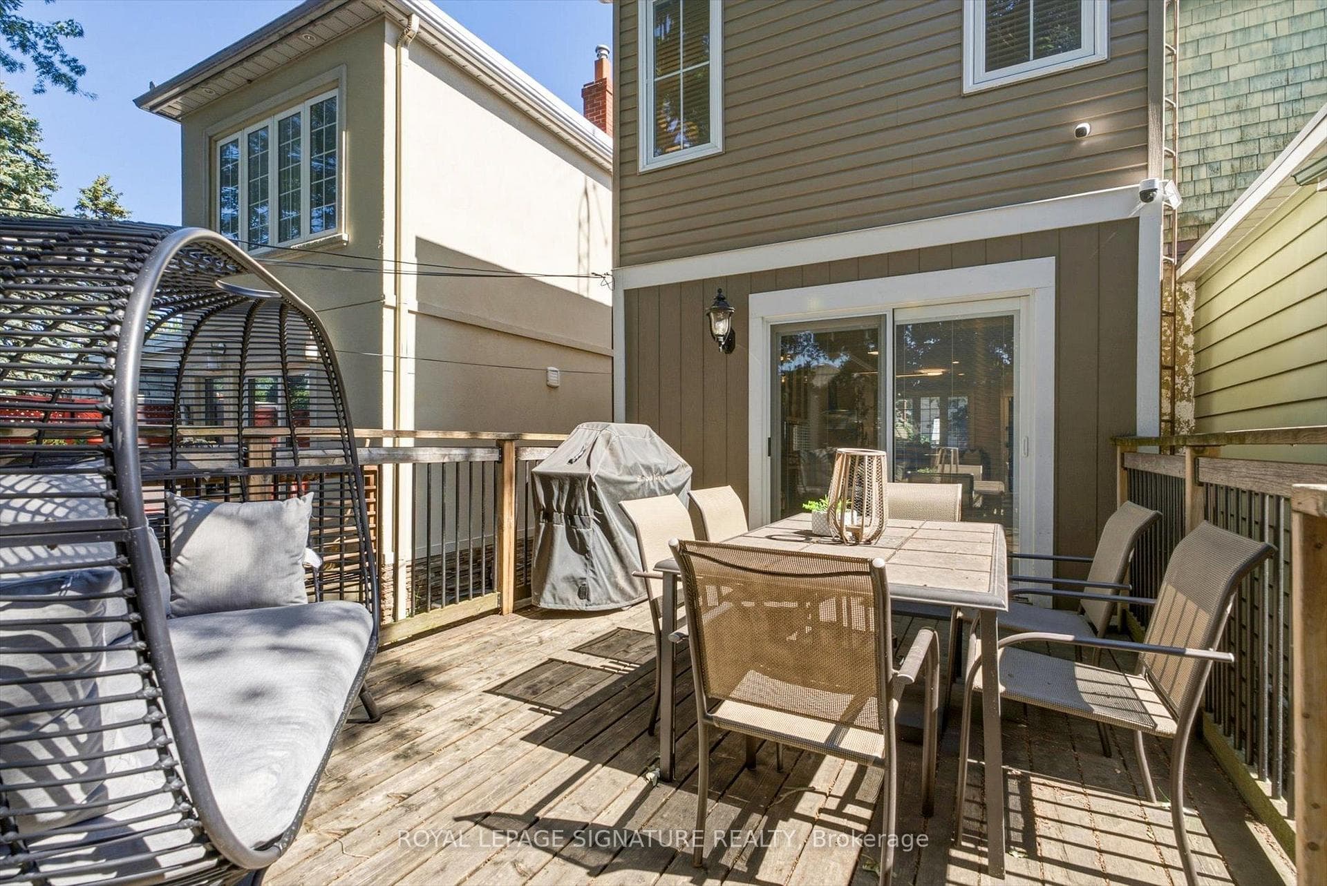 122 Holborne Avenue photo 44