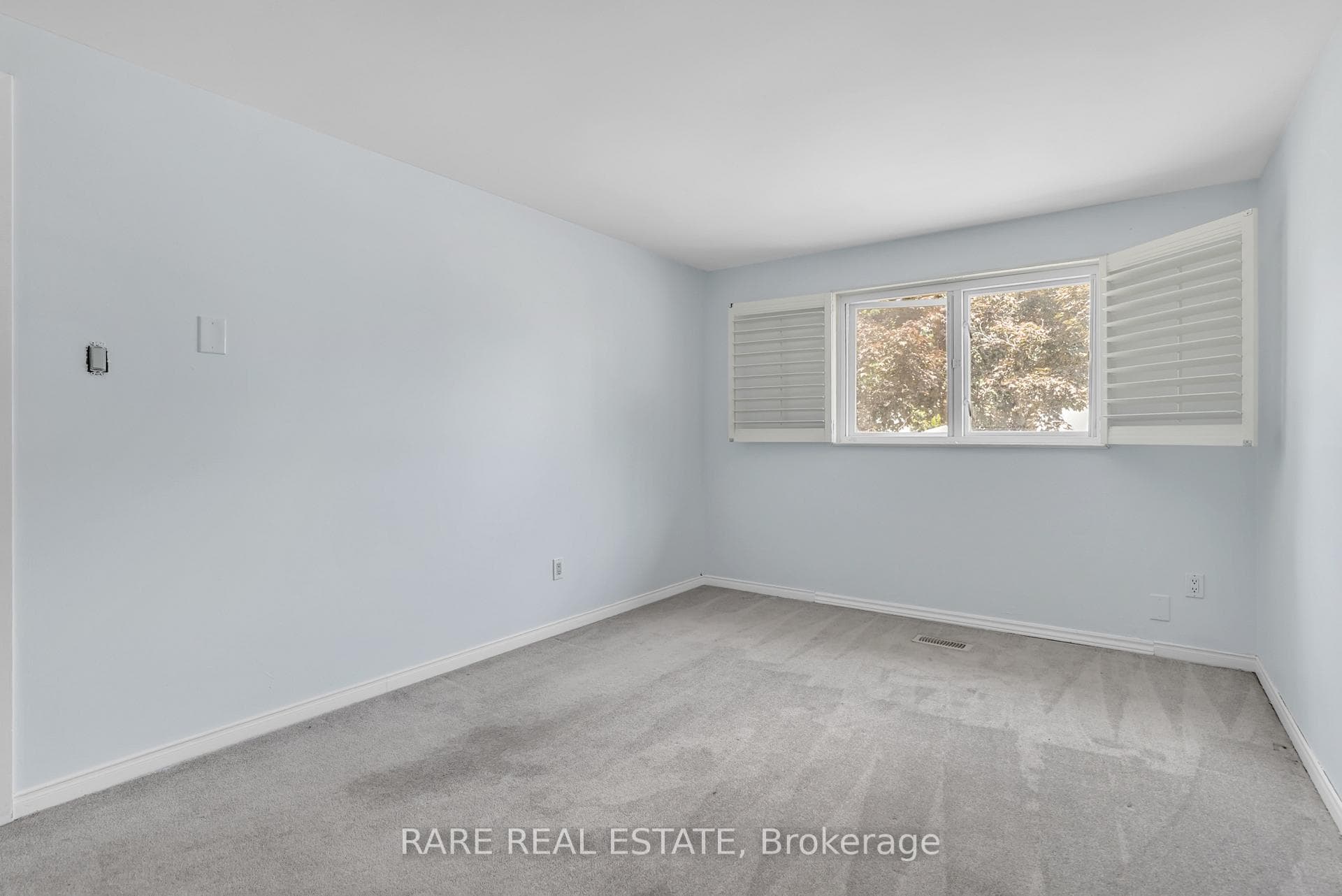 9 MEADOWLAND Avenue photo 22