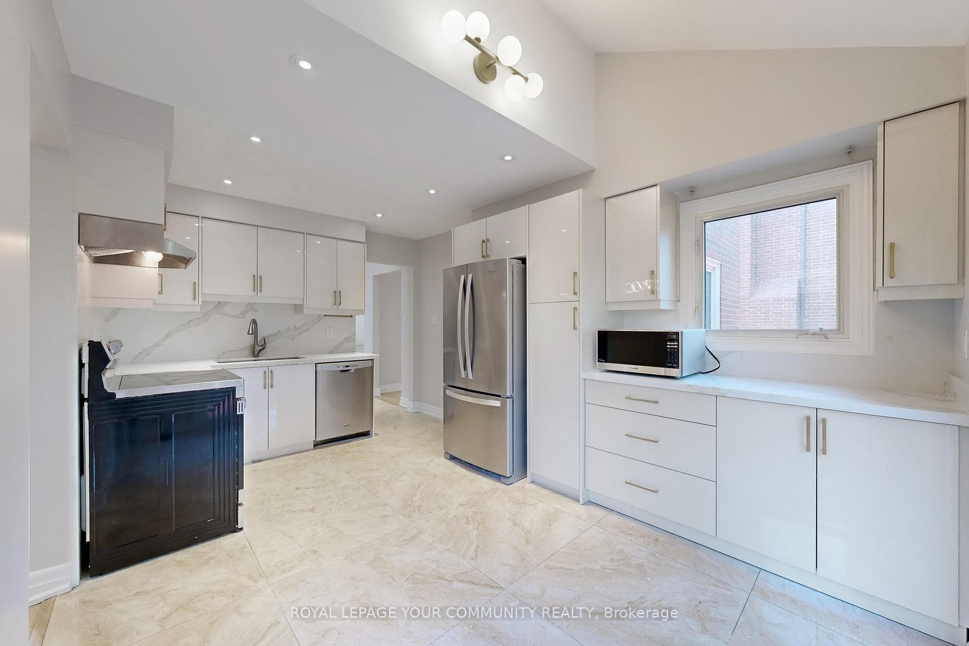51 Houseman Crescent Unit Main Floor photo 16