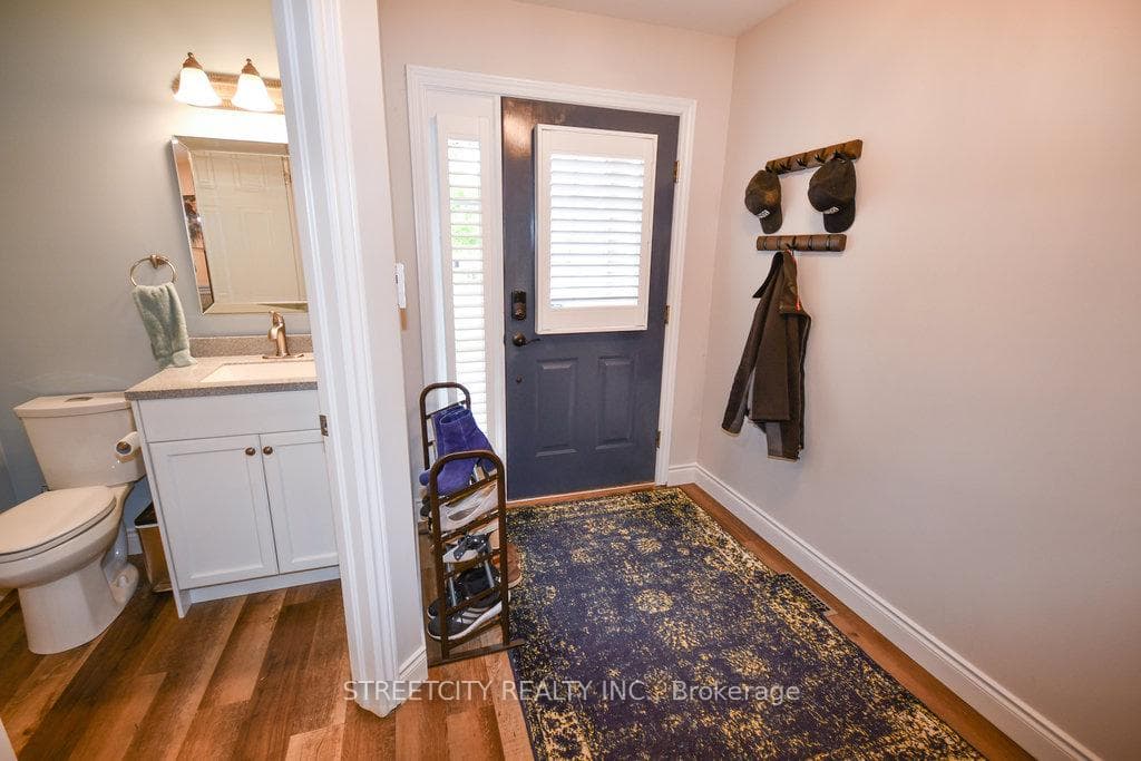 1623 McNeil Place photo 3