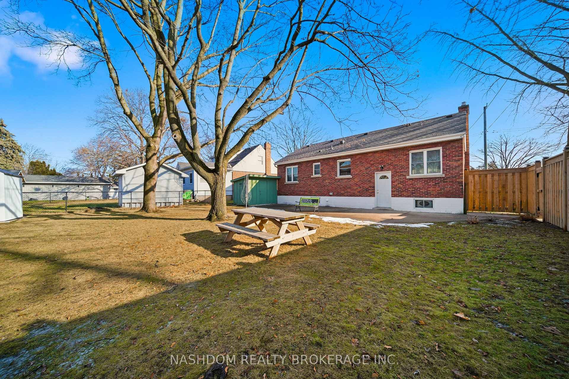 1 Bryant Court photo 35