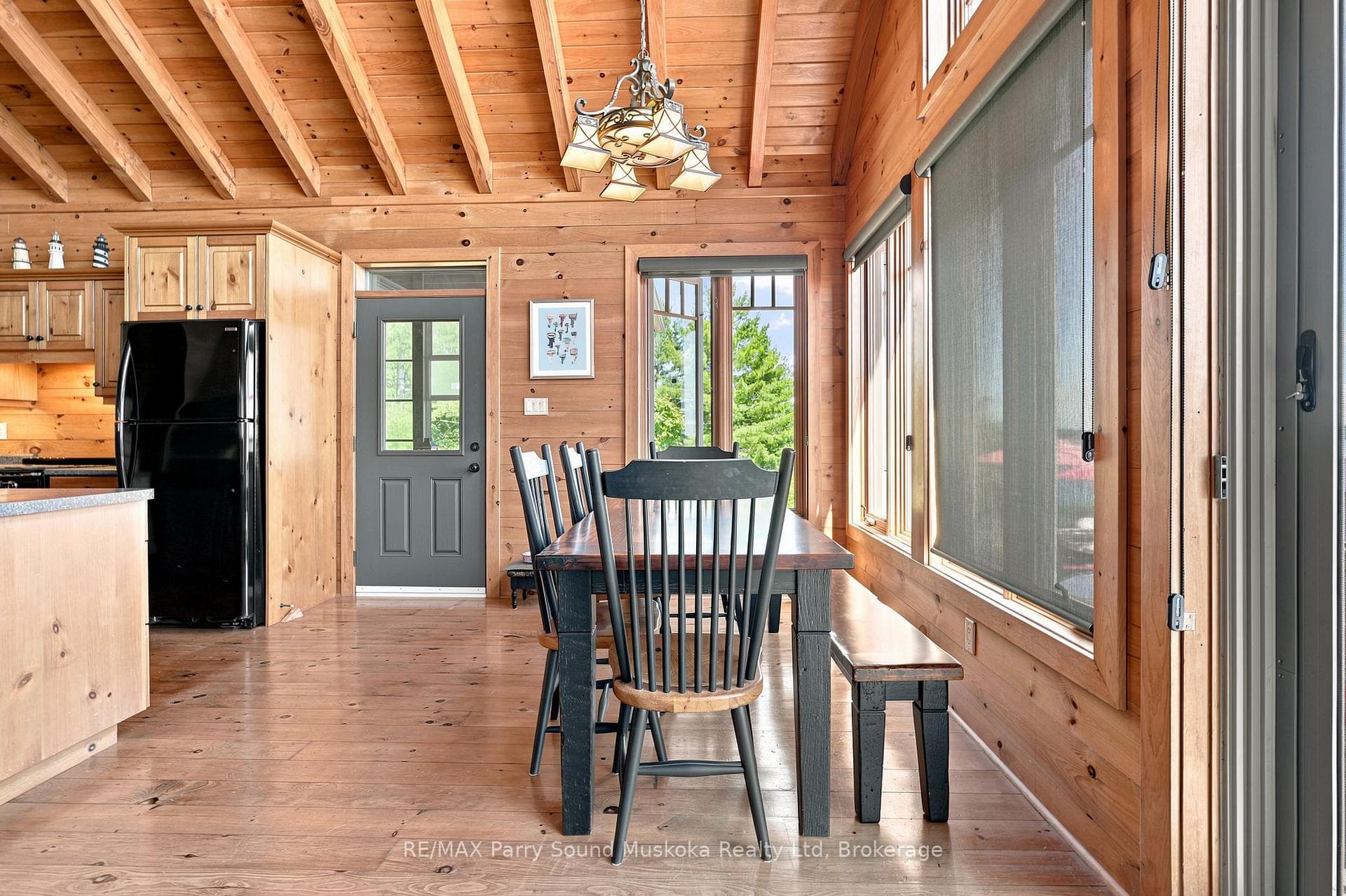 43 15C Island photo 6