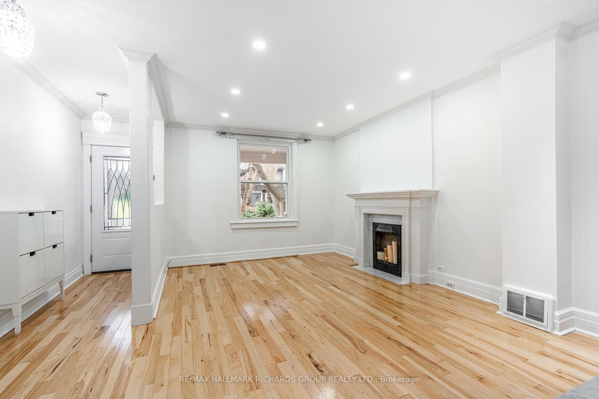 179 Lee Avenue photo 5