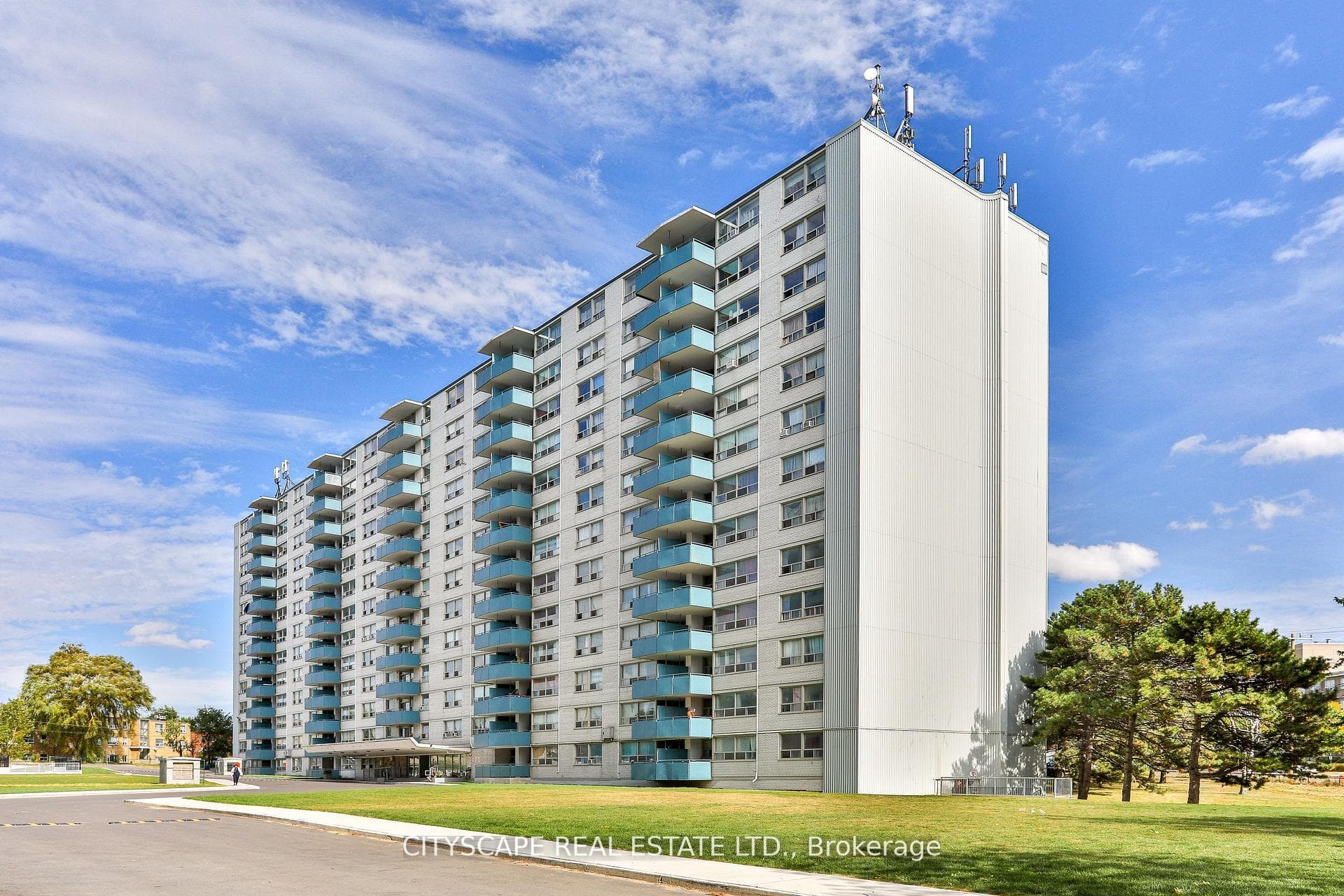 1442 Lawrence Avenue Unit 615 photo 18