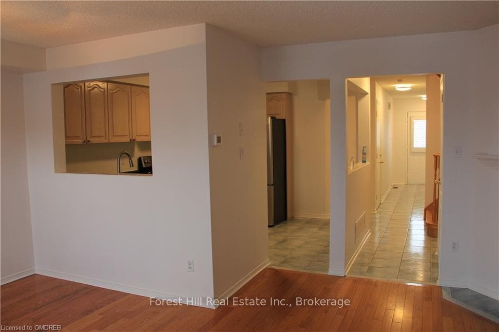 2260 ARBOURVIEW Drive photo 2