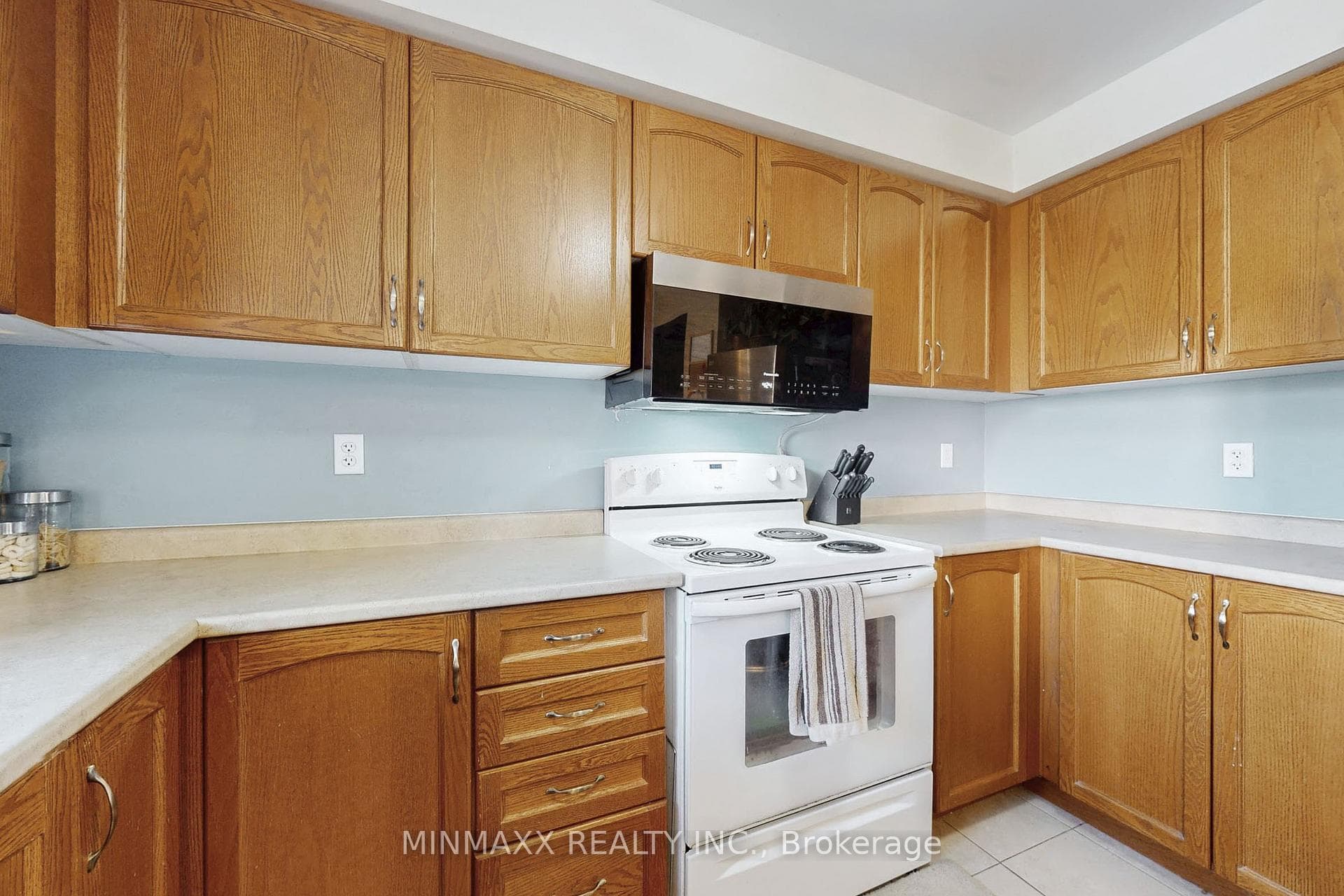 420 Hobbs Crescent photo 17