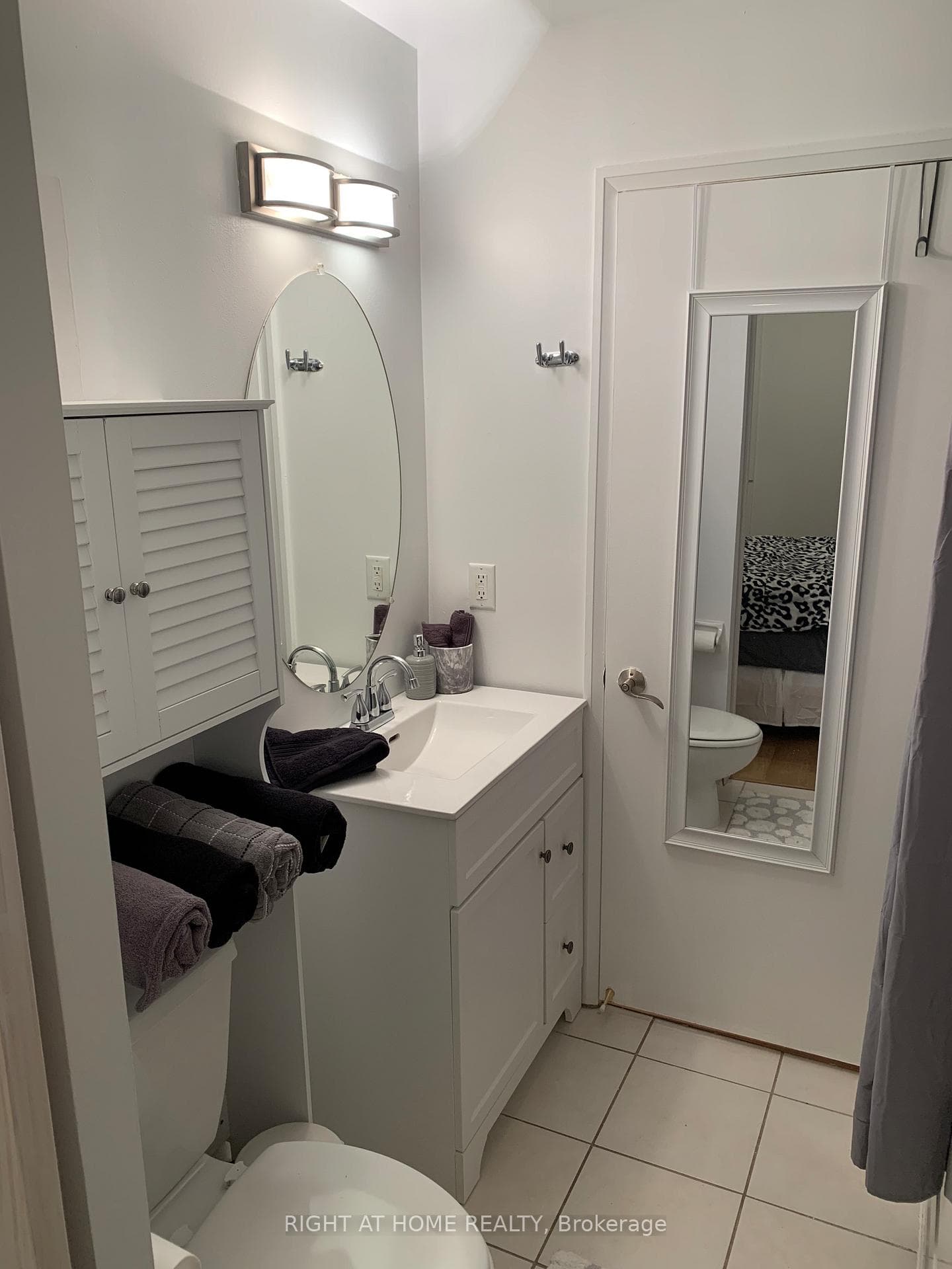 220 Victoria Street Unit 805 photo 6