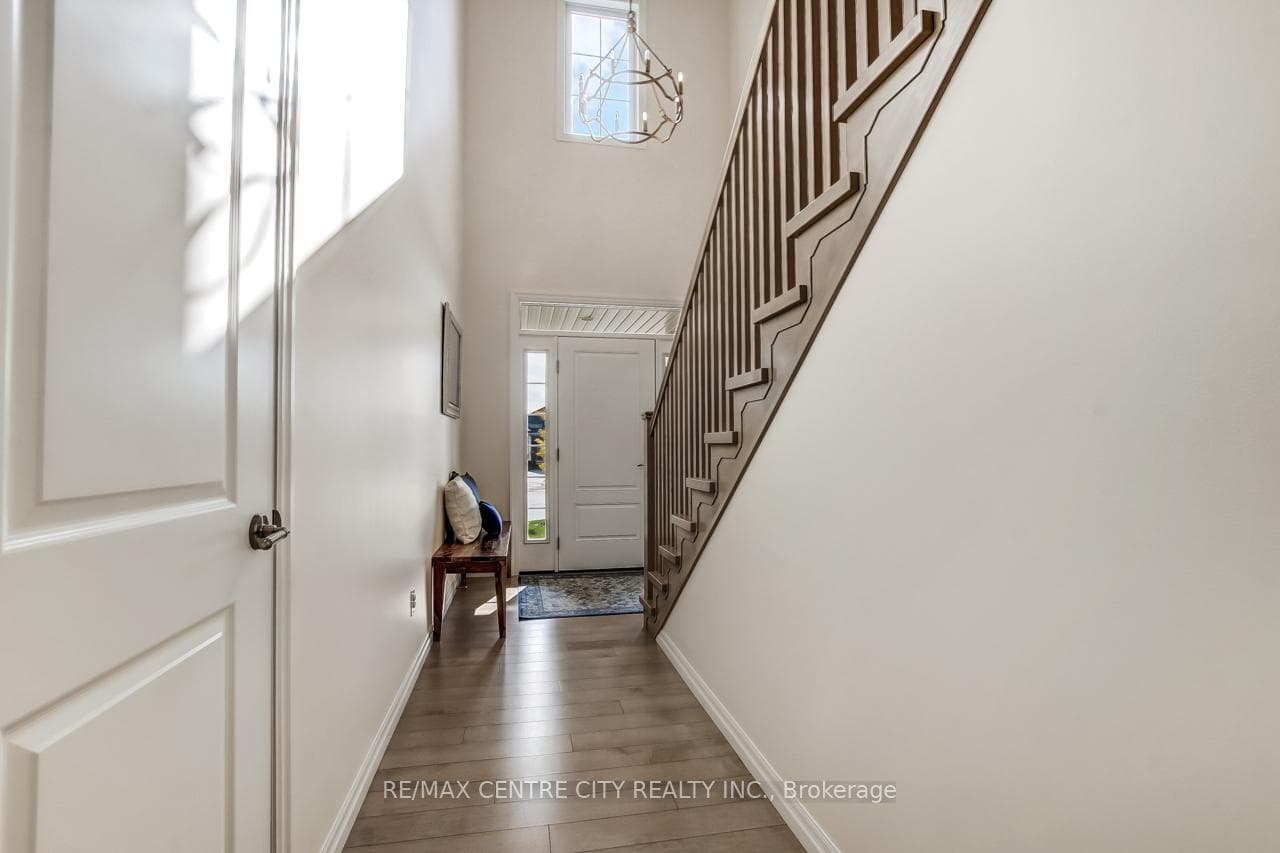 8 Redhaven Lane photo 5