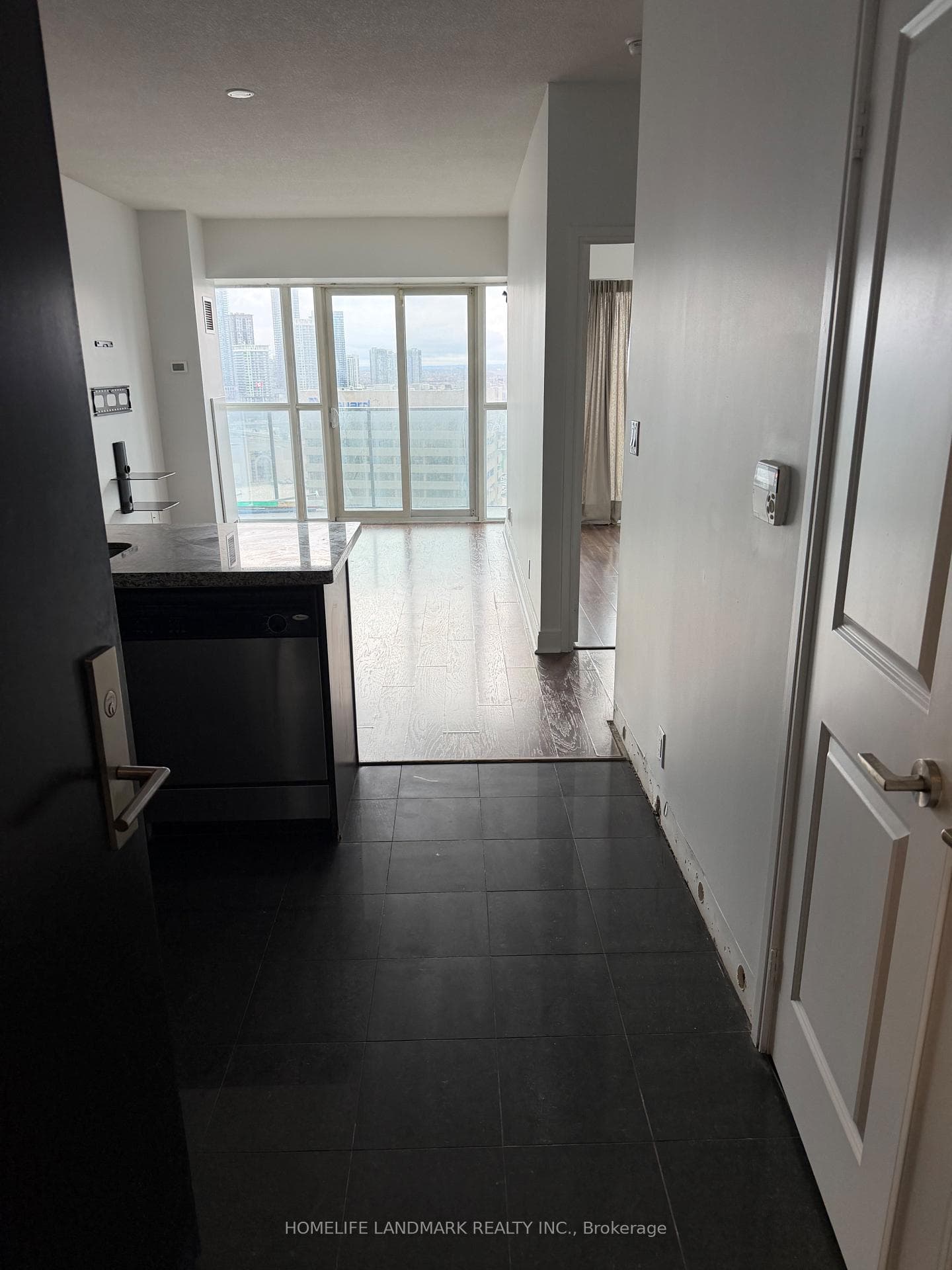 60 Absolute Avenue Unit 2104 photo 6