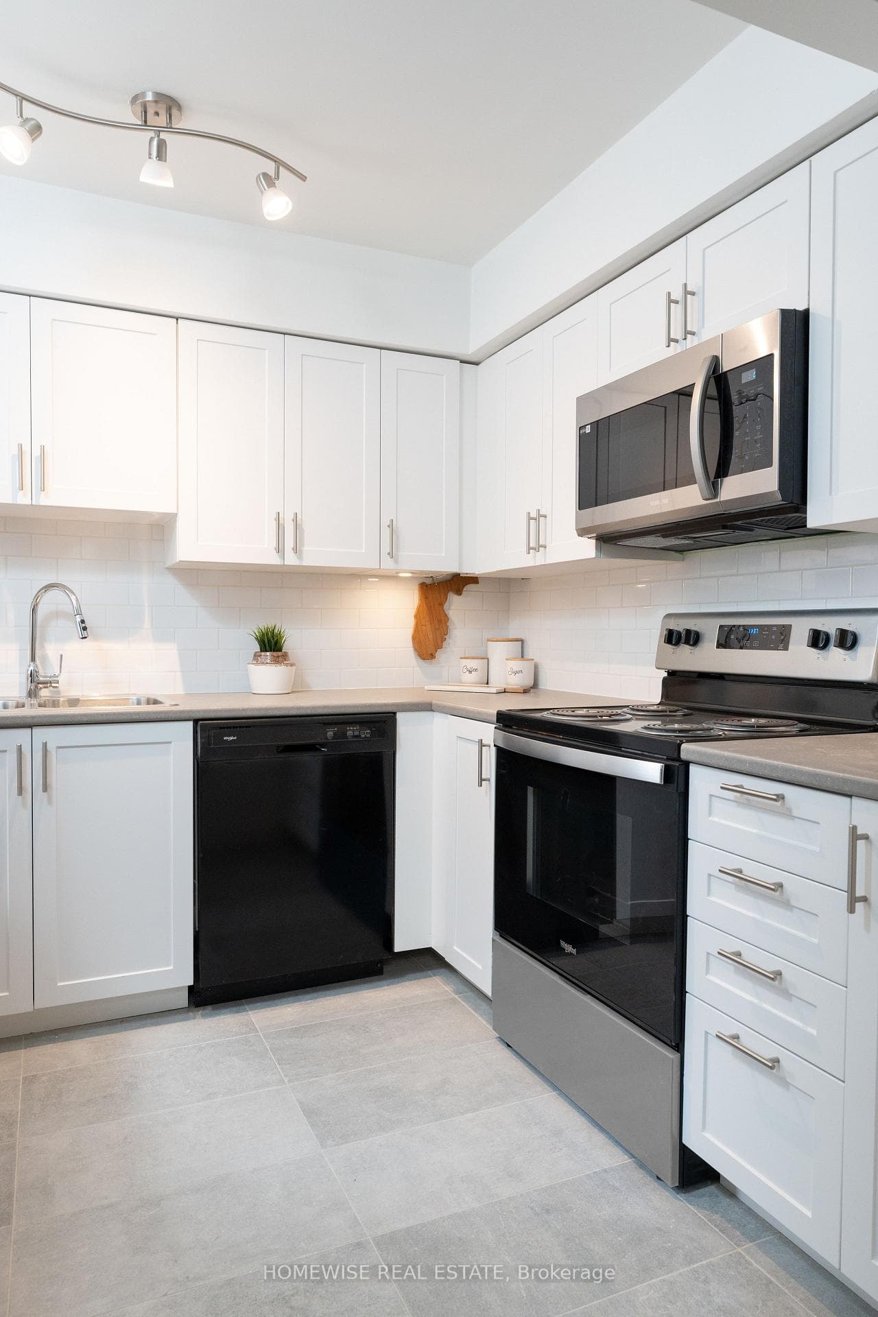 240 Ormond Drive Unit E1 photo 13