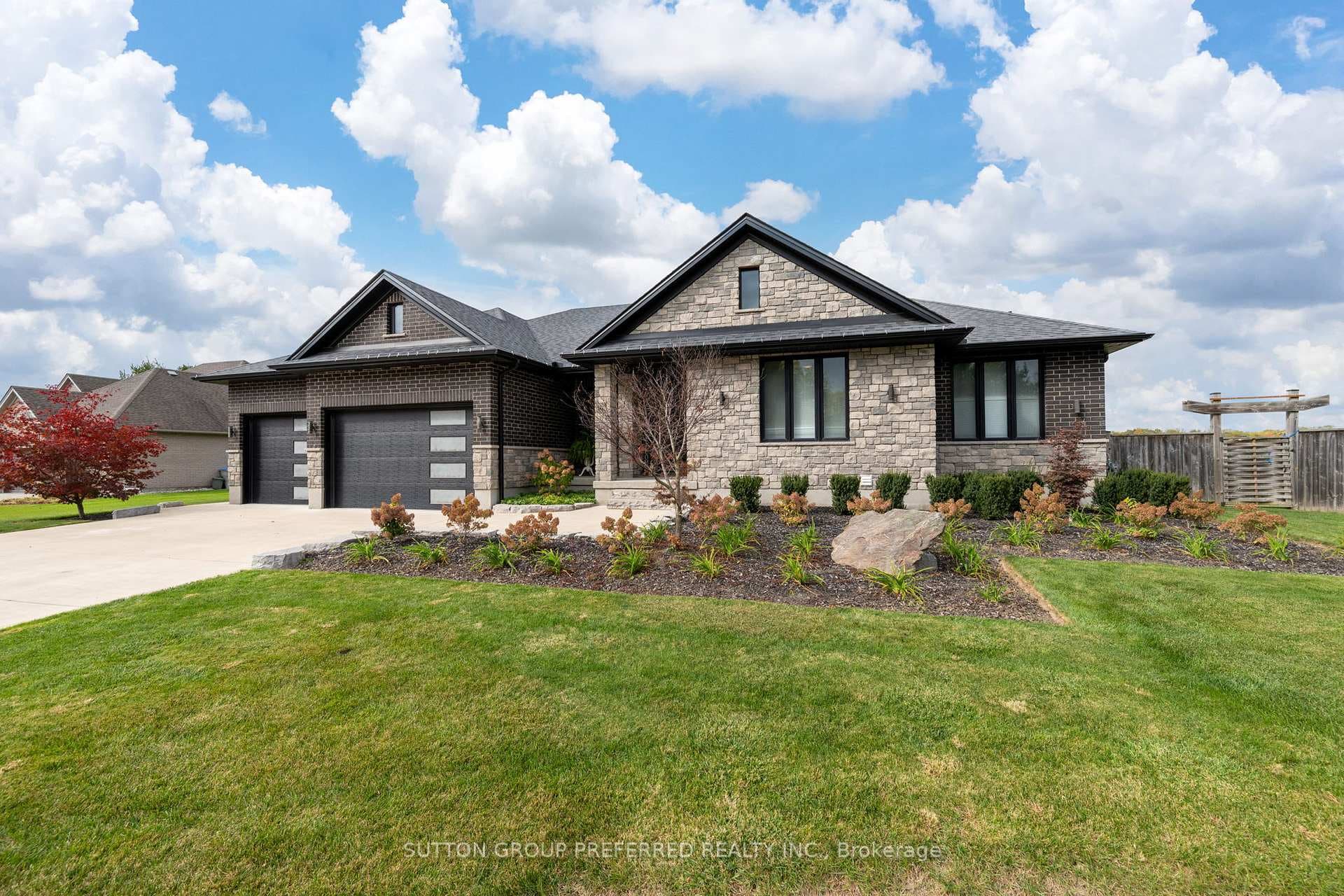 121 Lewis Drive photo 2