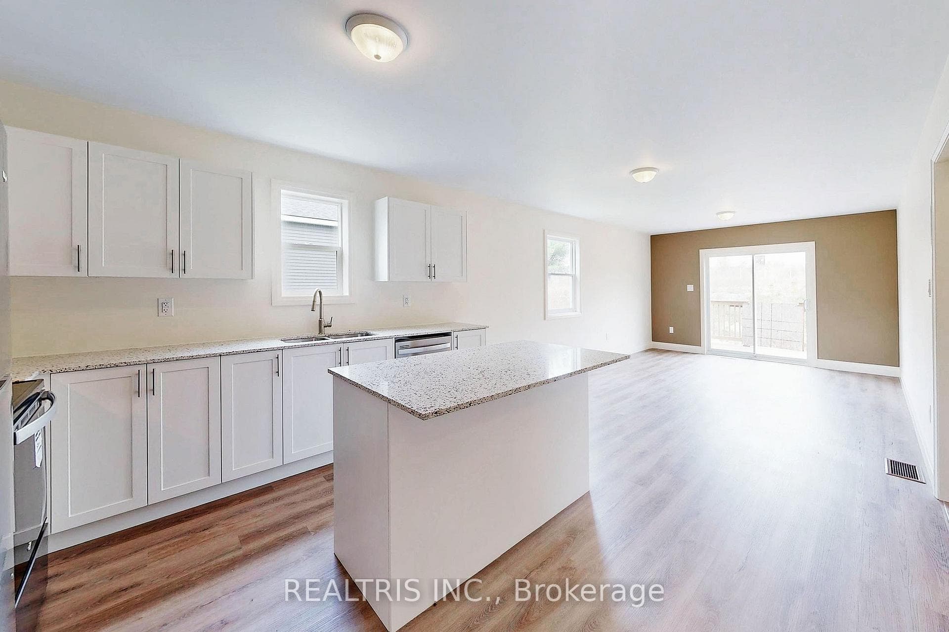 148 Patricia Street photo 6