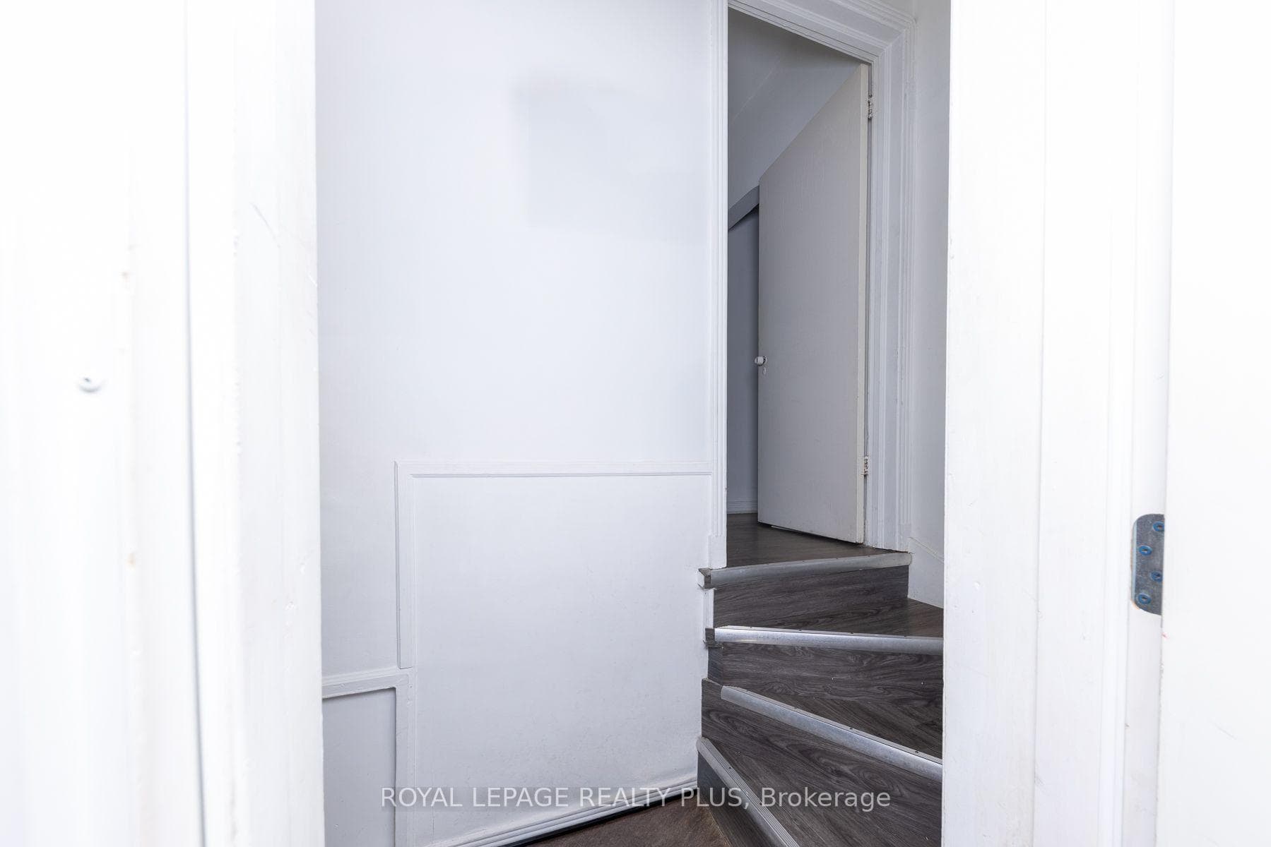 33 Dayton Avenue photo 5