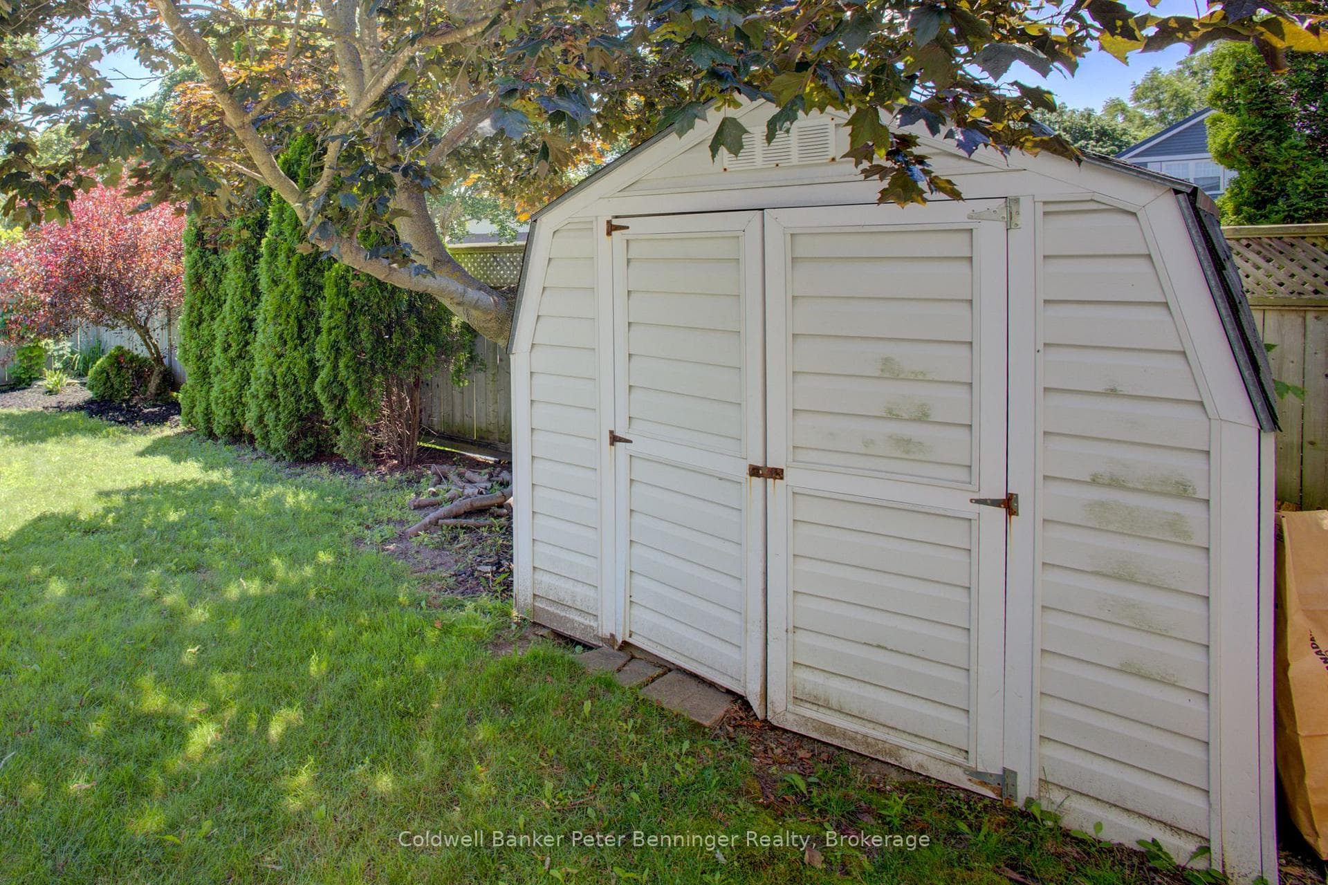 737 Mackendrick Drive photo 36