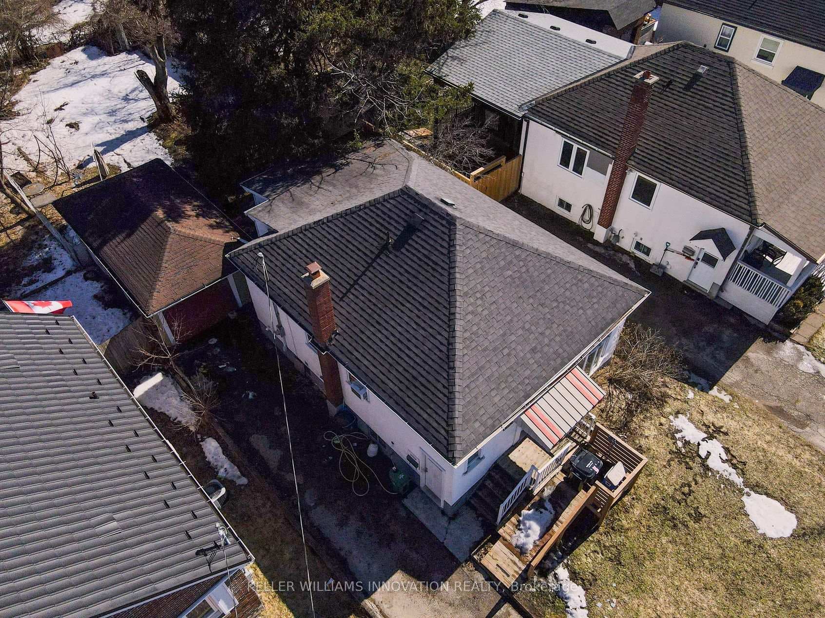 230 Lancaster Street photo 13