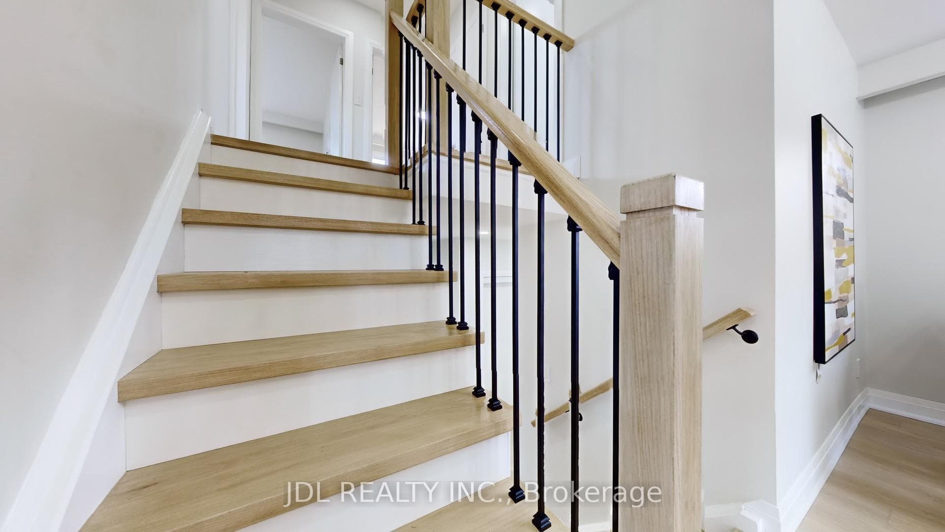 1294 Shamir Crescent photo 20