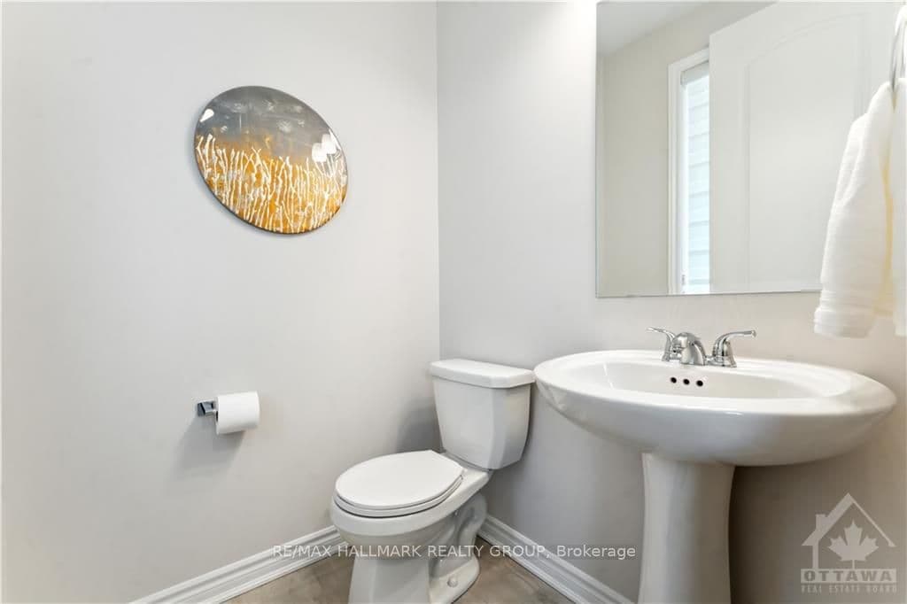 726 VENNECY Terrace photo 14