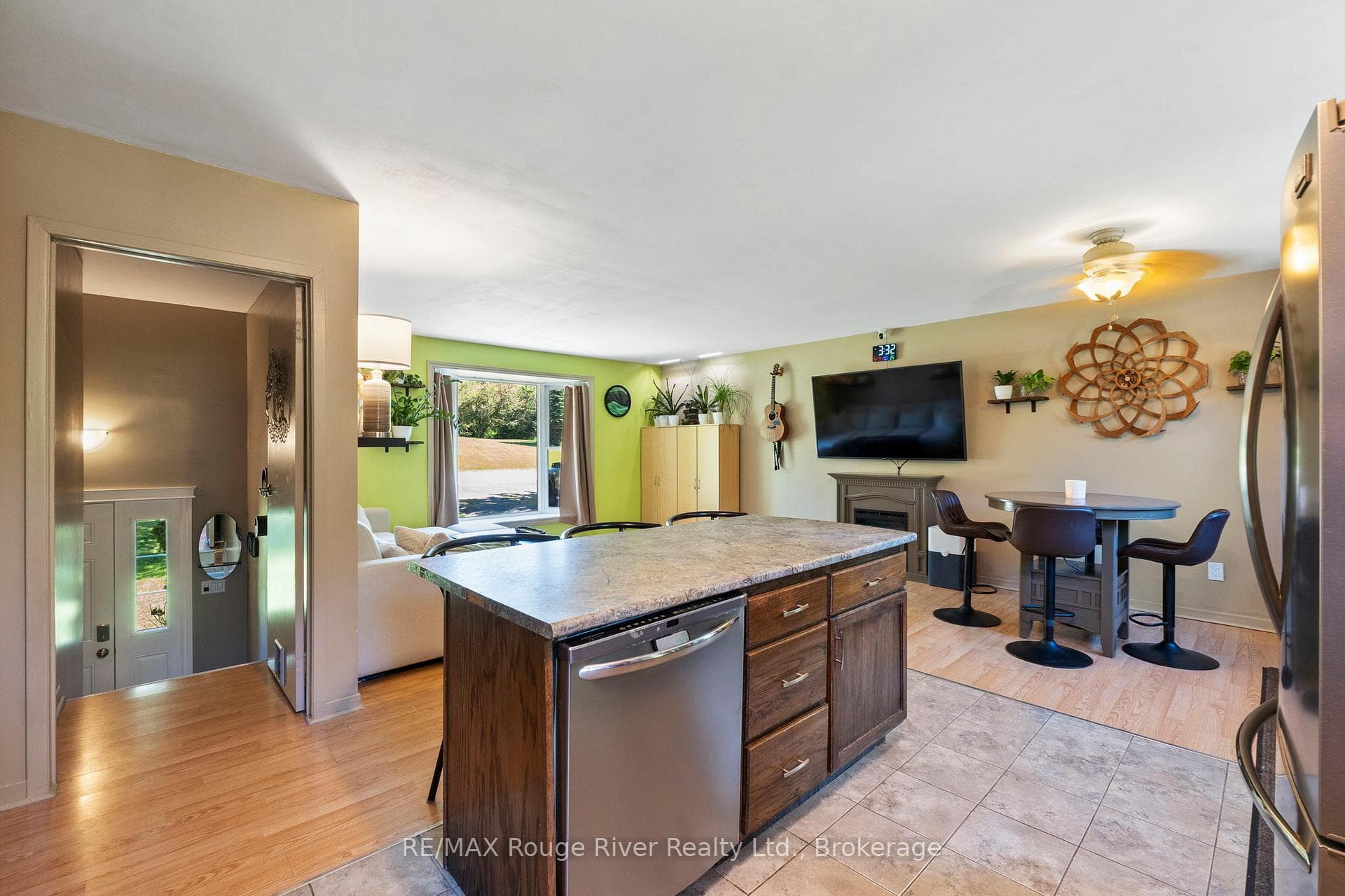 8910 Lewis Court photo 5