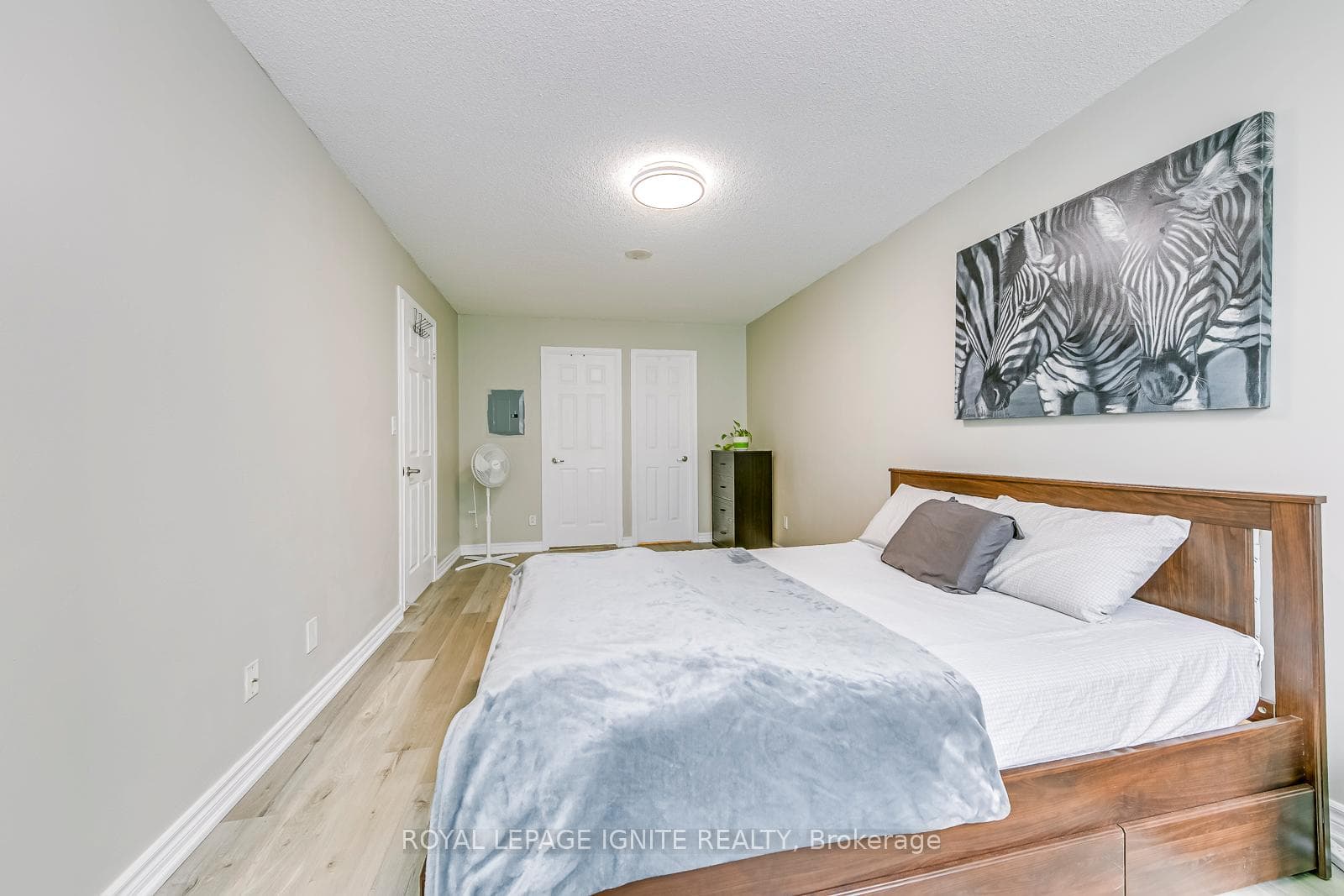 335 Rathburn Road Unit 1009 photo 23