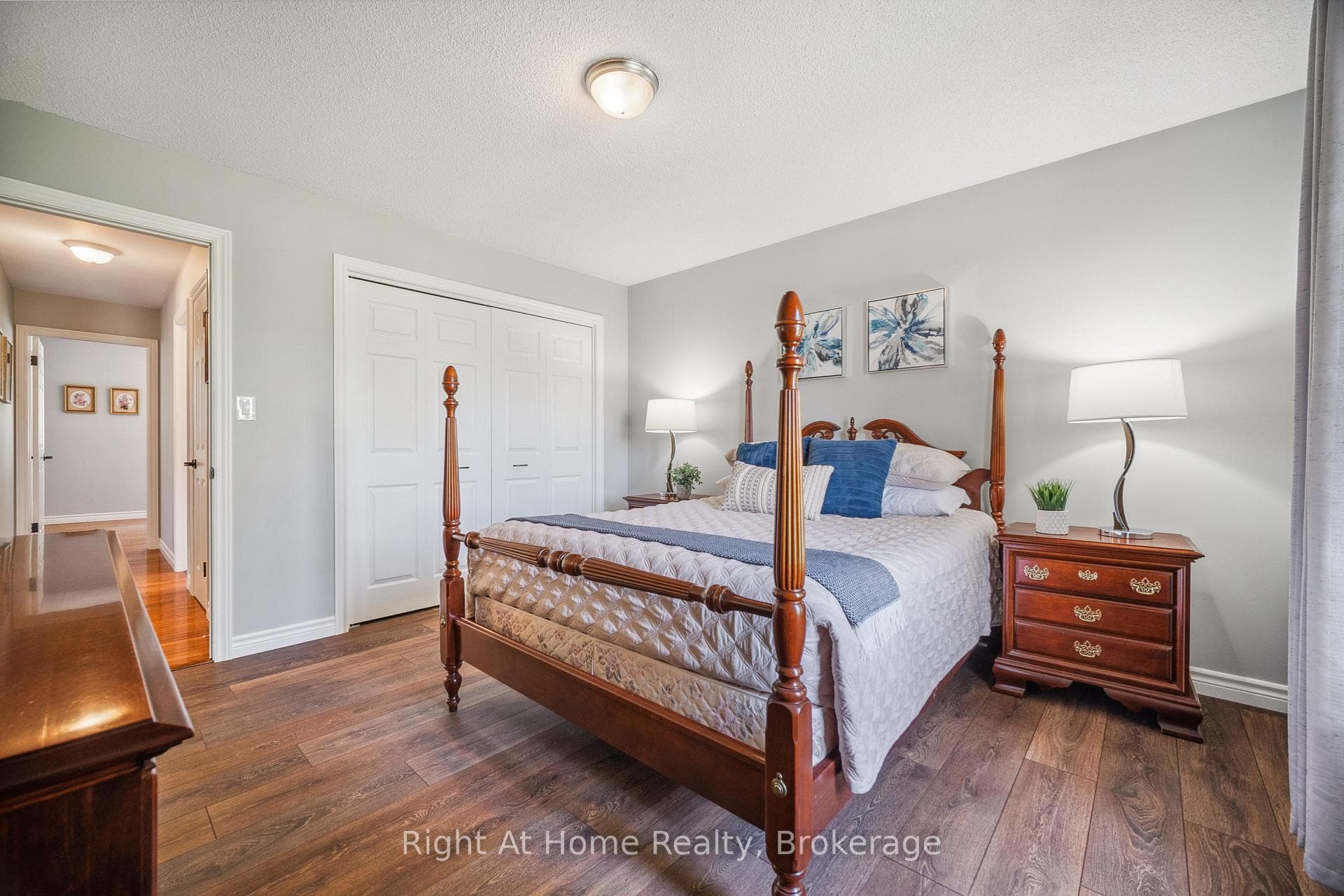 664 Maple Street photo 22