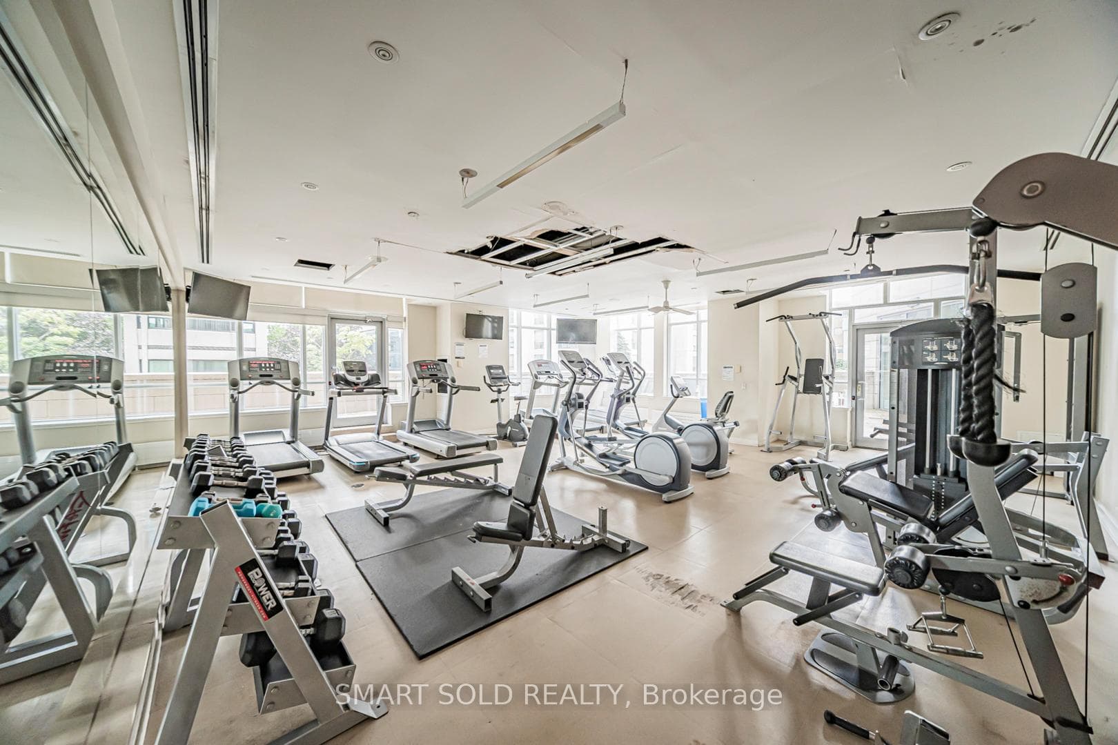 2191 Yonge Street Unit 901 photo 43