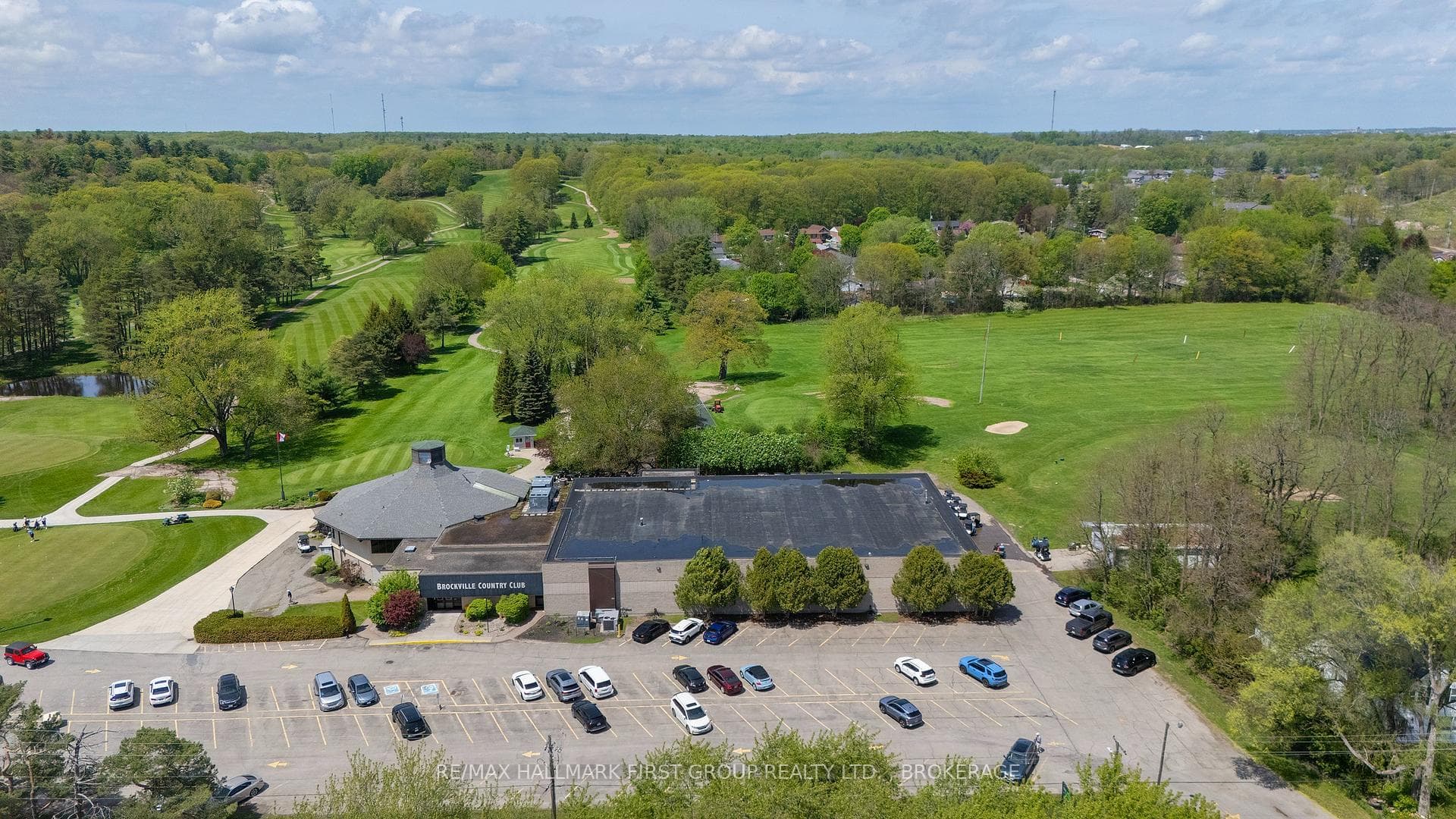 15 Country Club Place photo 40