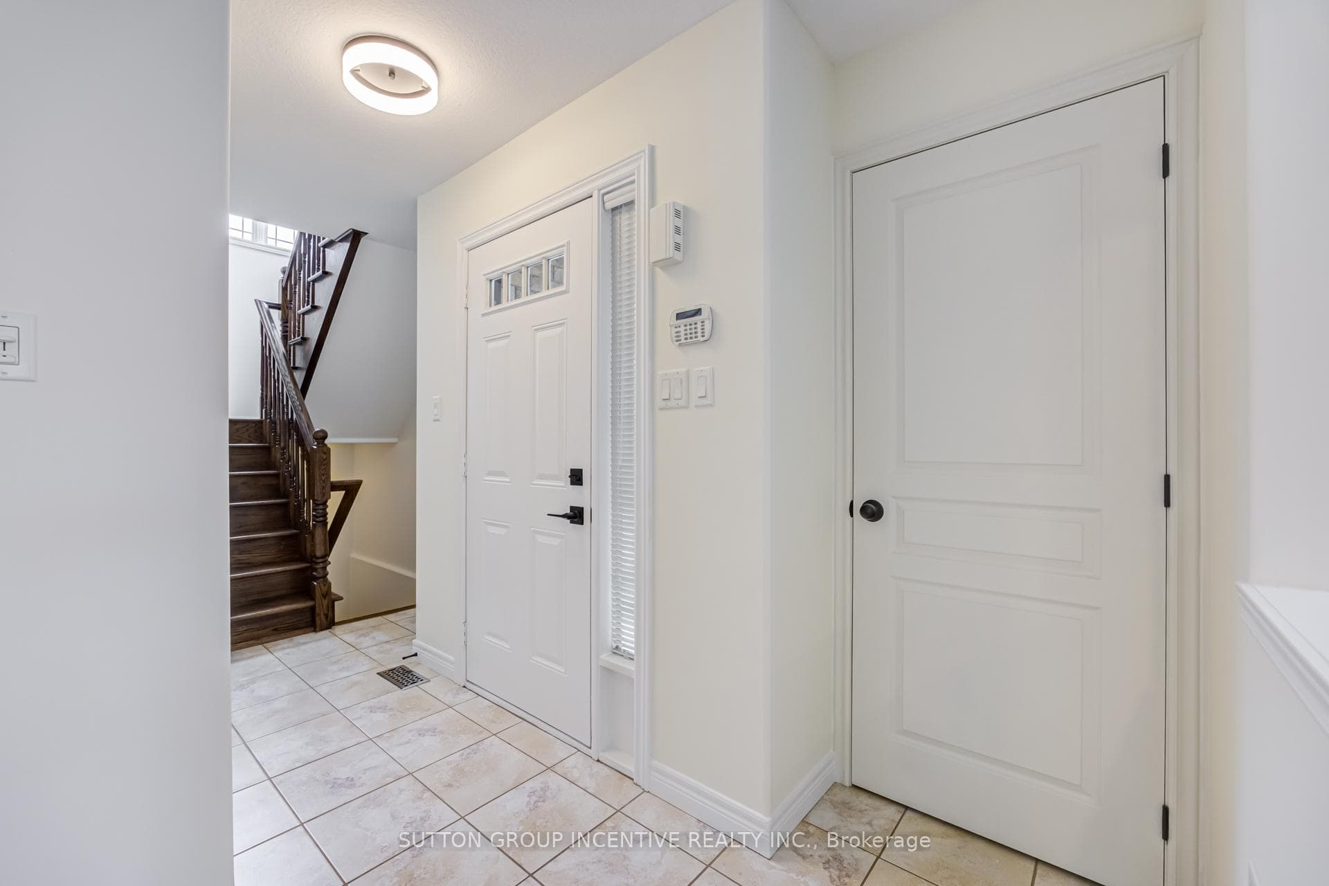 46 Viking Drive photo 6