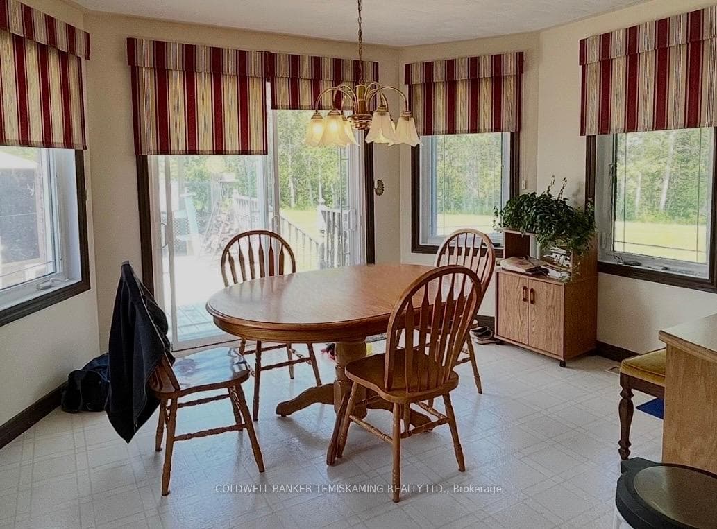 Breakfast nook