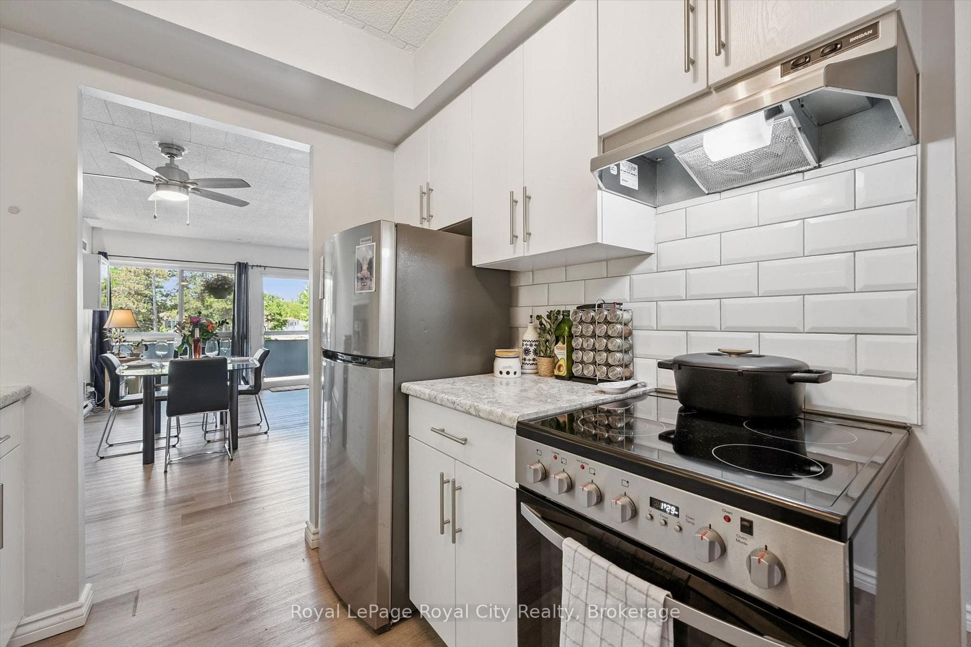 105 Conroy Crescent Unit 410 photo 18