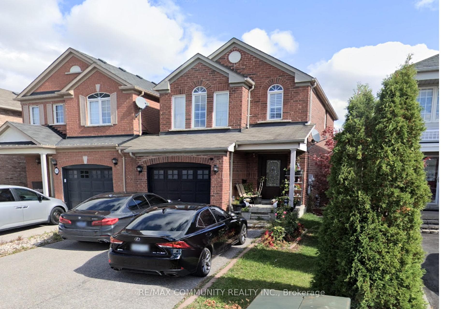 55 Longueuil Place photo 2