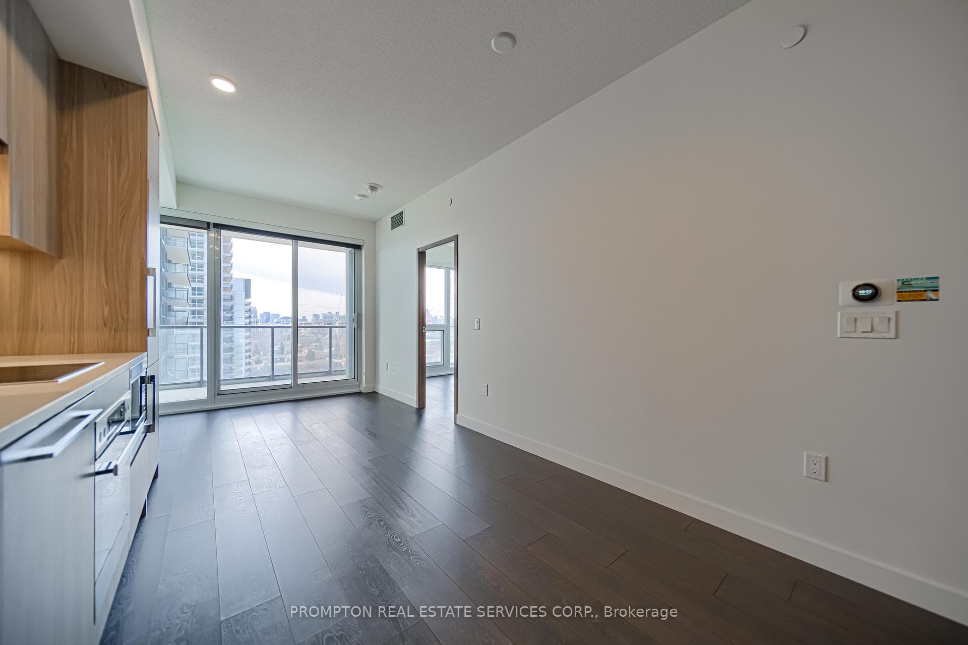 95 Mcmahon Drive Unit 808 photo 8