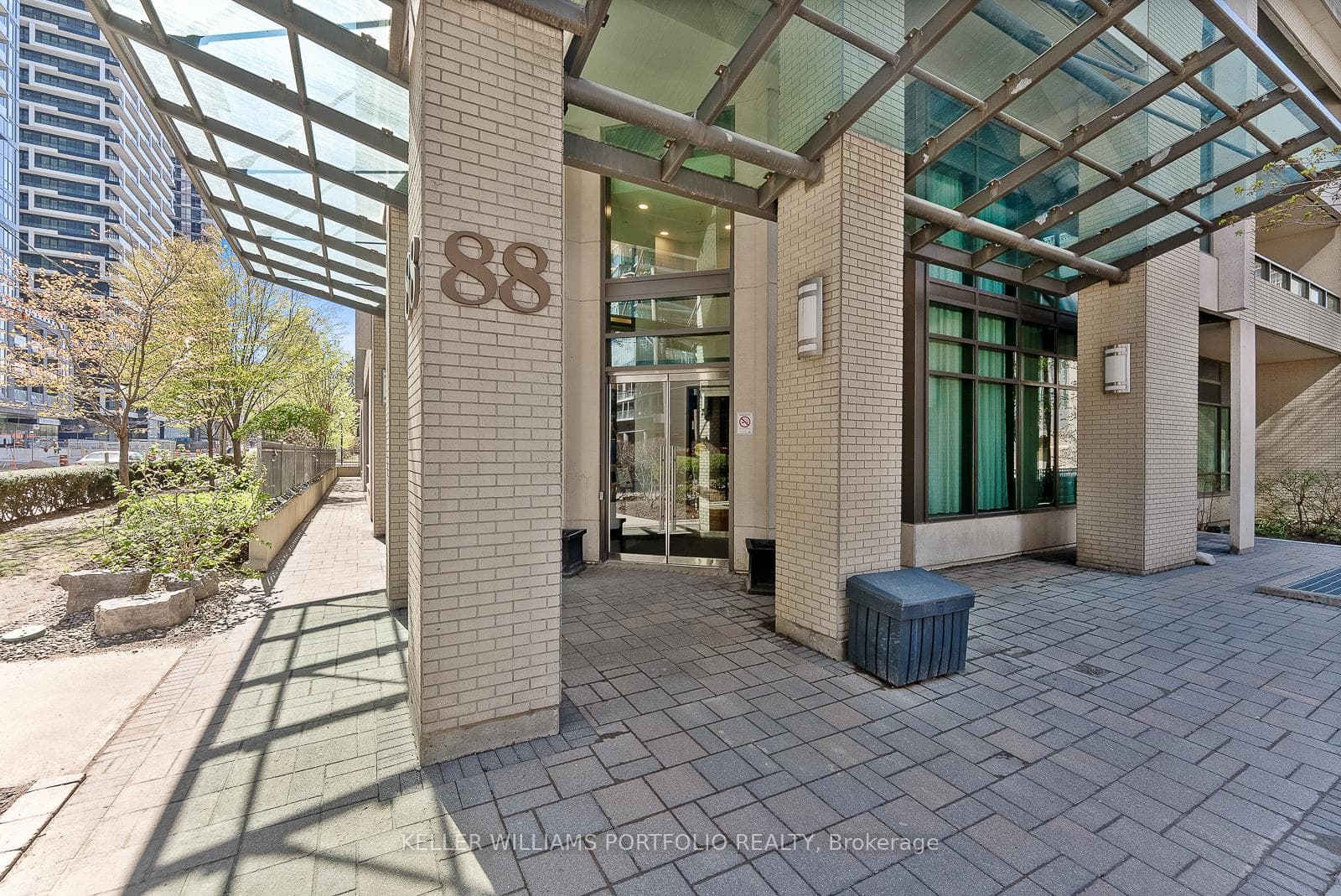 88 Broadway Avenue Unit 201 photo 29