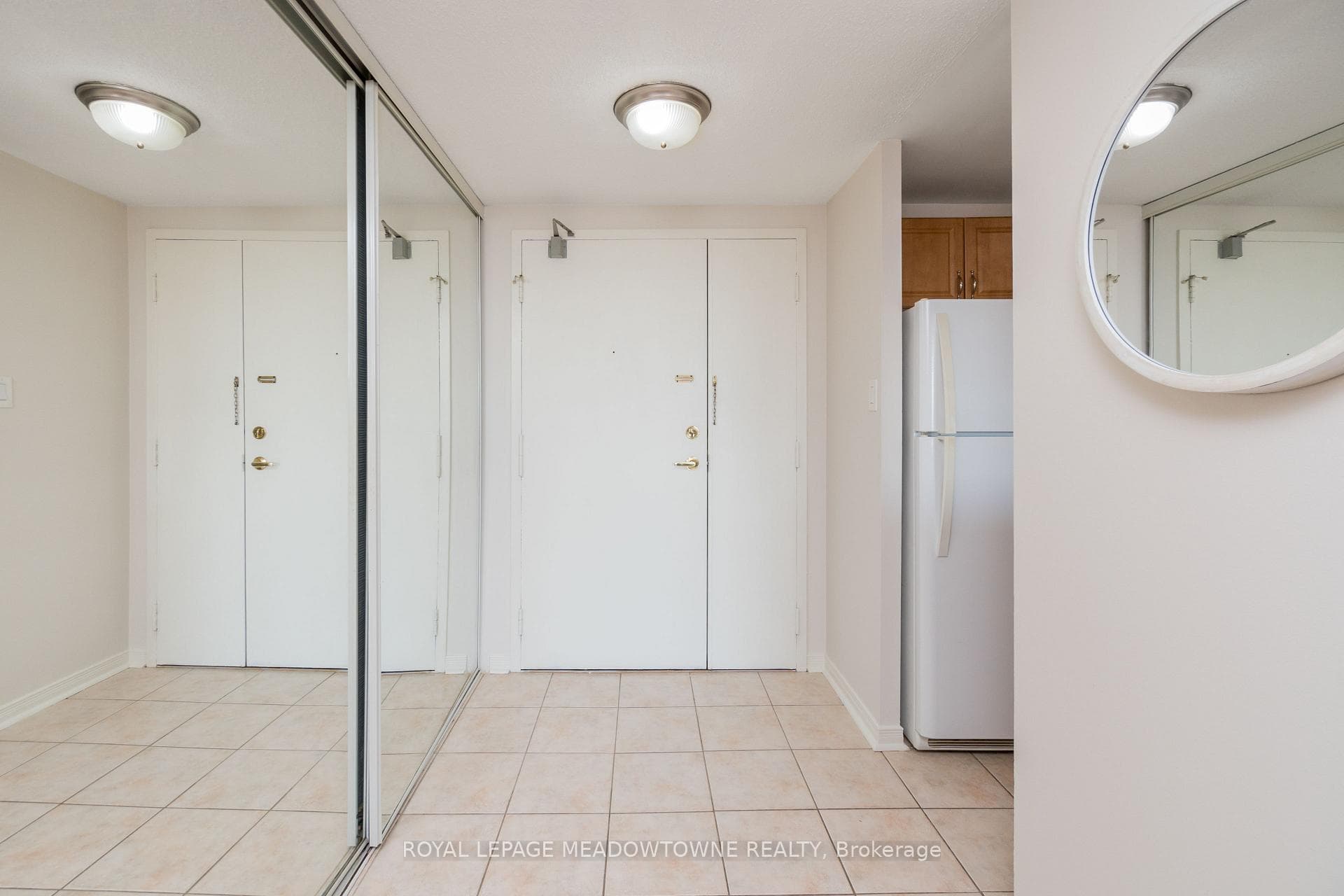 6720 Glen Erin Drive Unit 610 photo 6