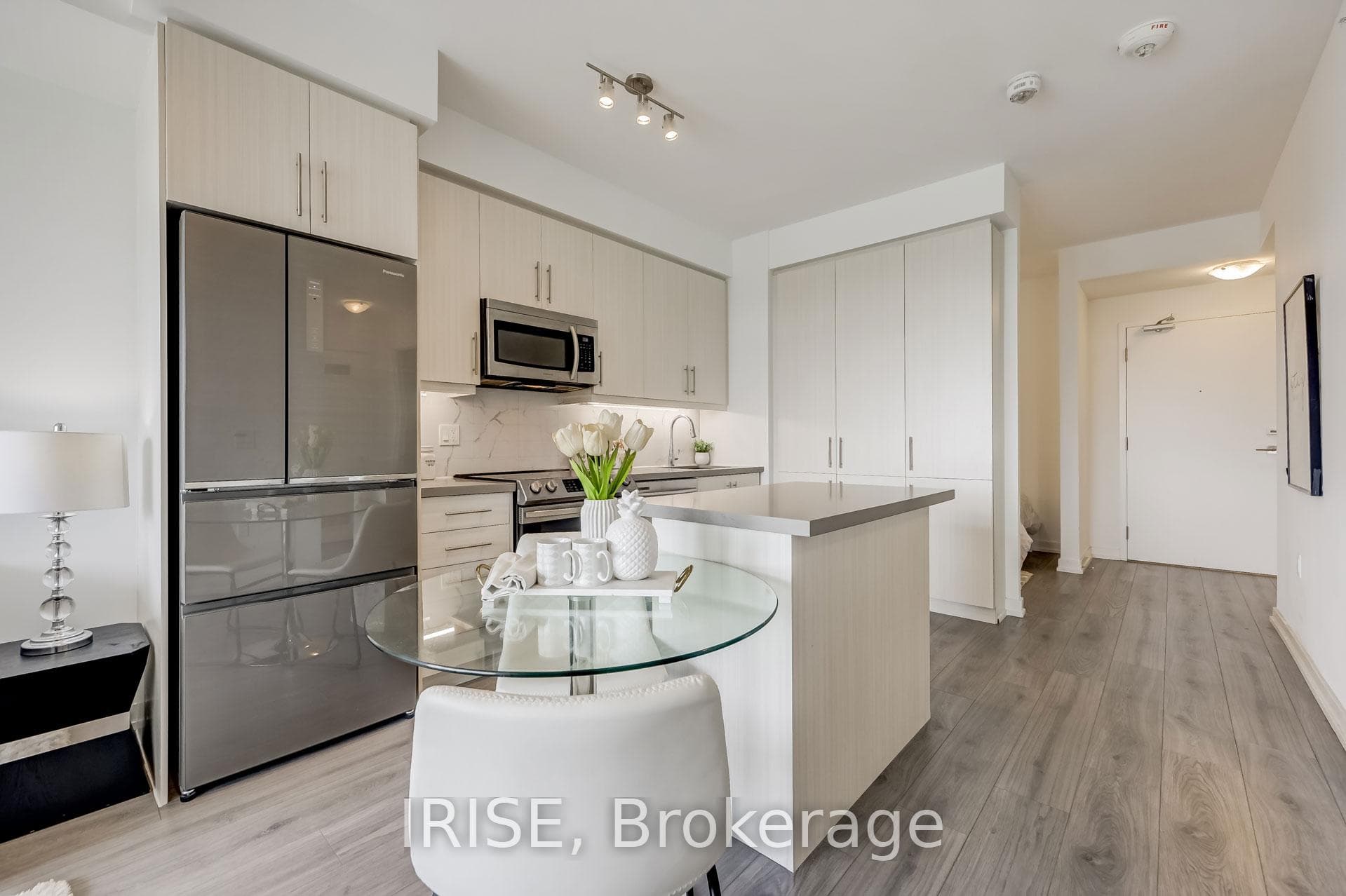 75 Oneida Crescent Unit 305 photo 13