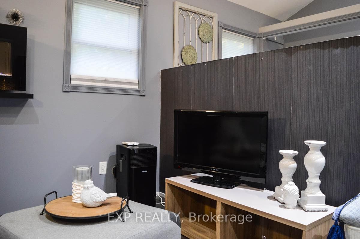 121 Cedar Street photo 9