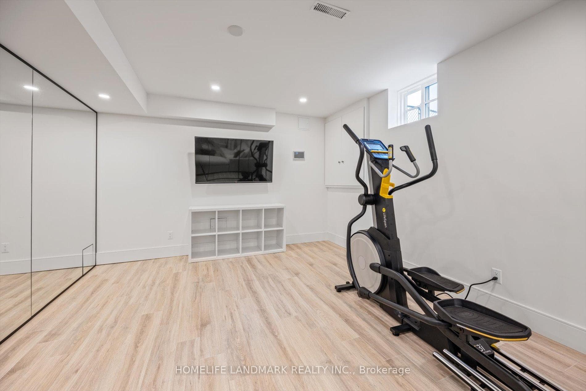 2048 Peak Place photo 33