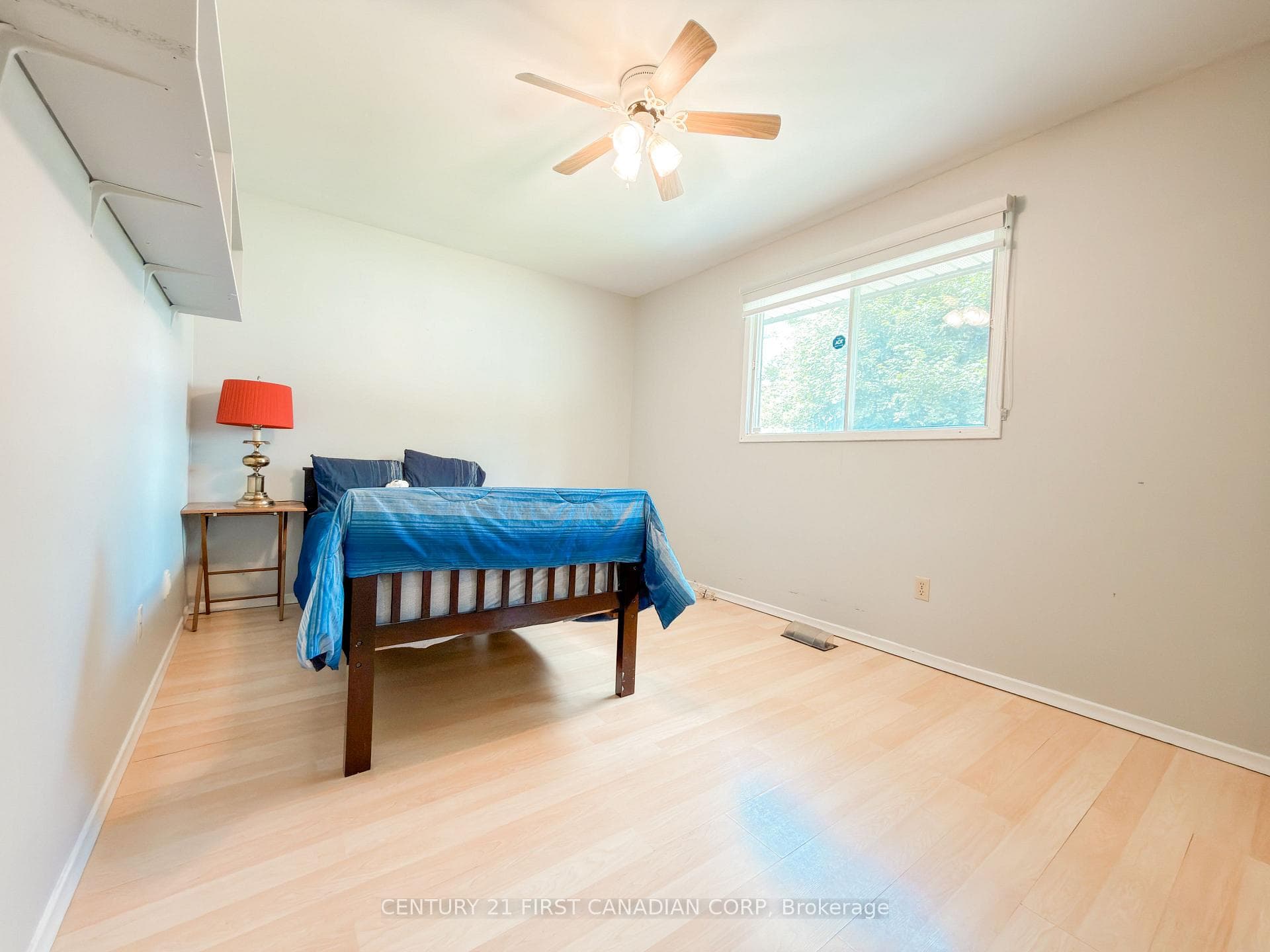 8 Poplar Crescent photo 11