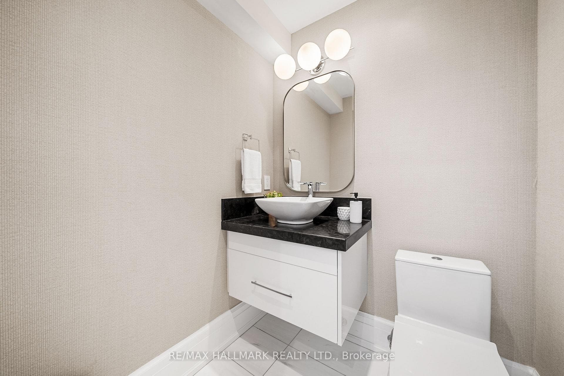 454 Elm Road photo 20