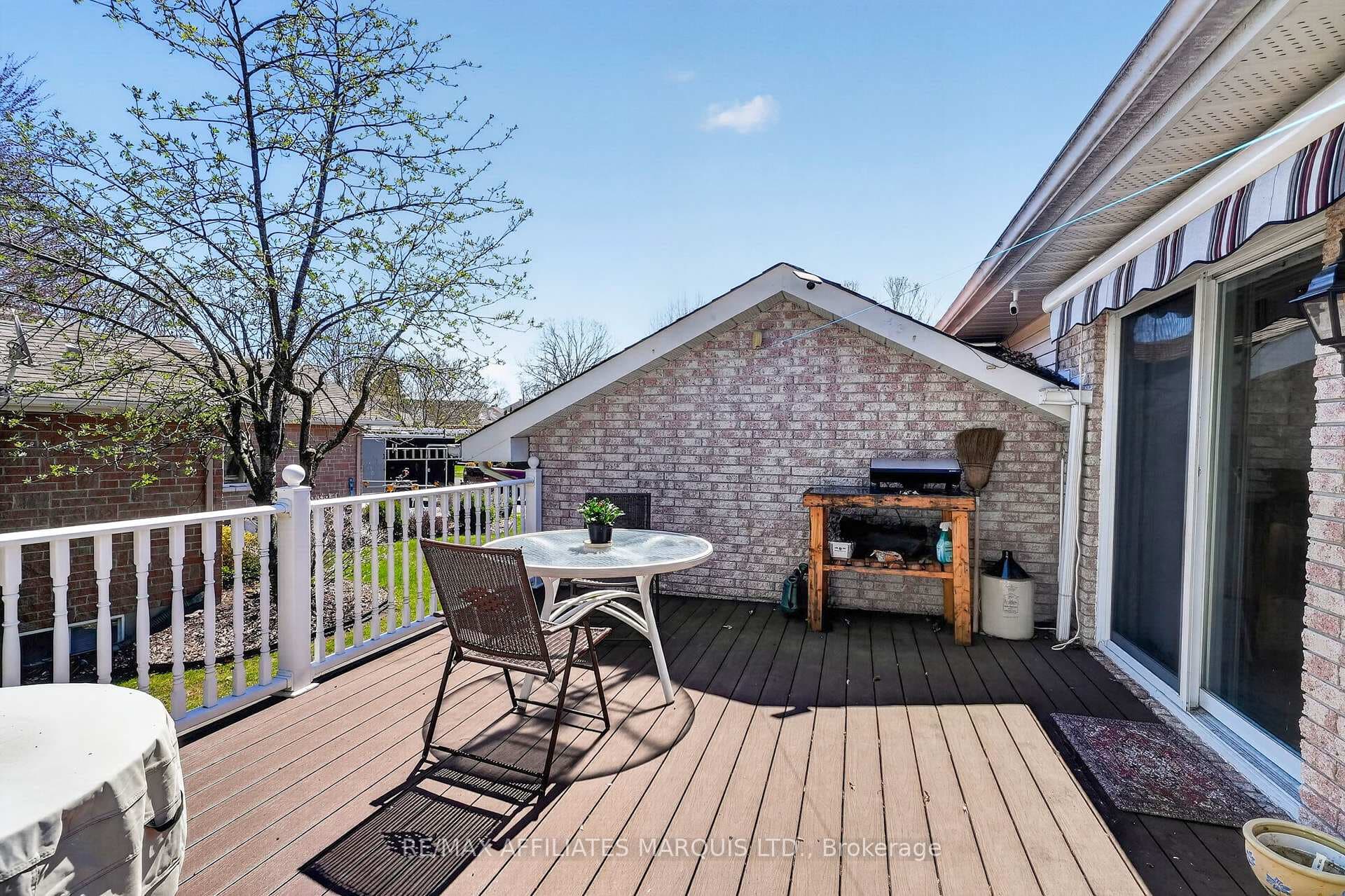 576 Jo-Anne Crescent photo 39