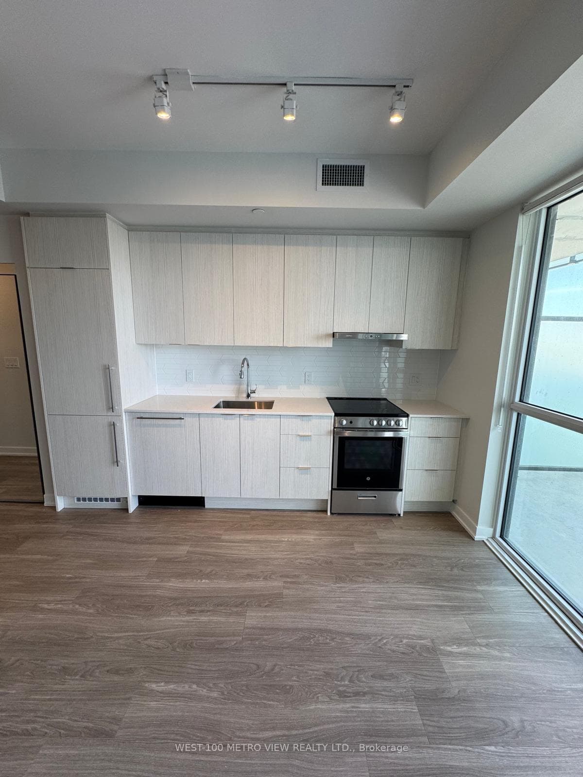 430 Square One Drive Unit 2404 photo 3