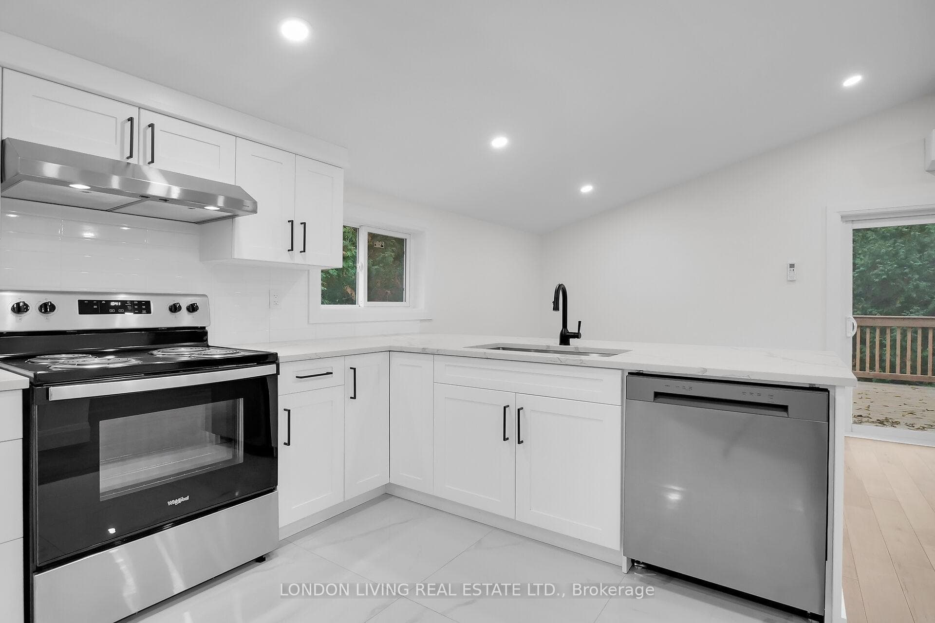 44 Springbank Drive photo 7
