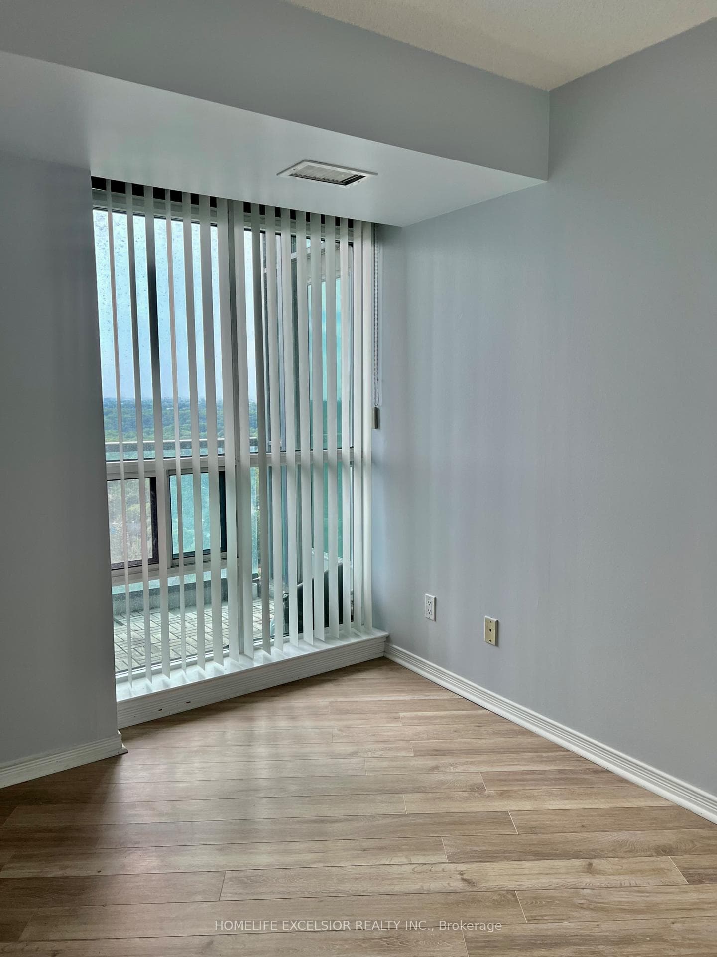 30 Harrison Garden Boulevard Unit 2805 photo 13