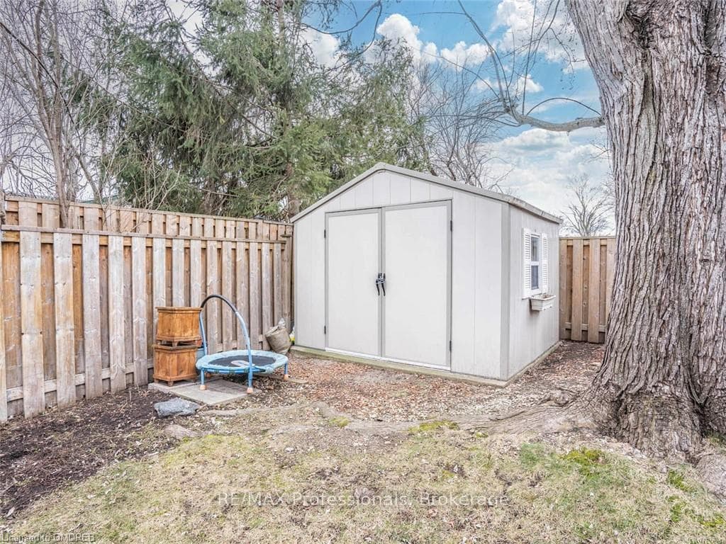 287 BASTEDO Court photo 29