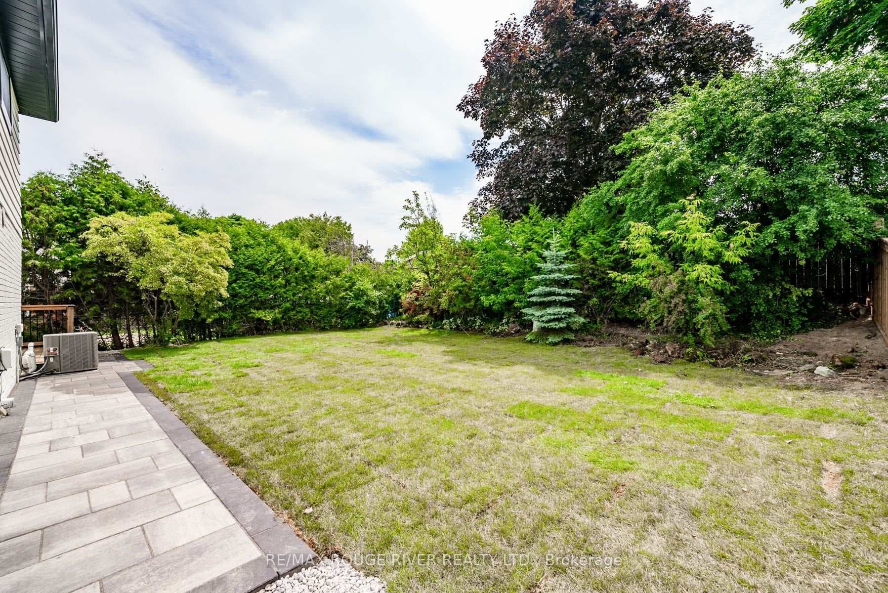 364 Holcan Avenue photo 38