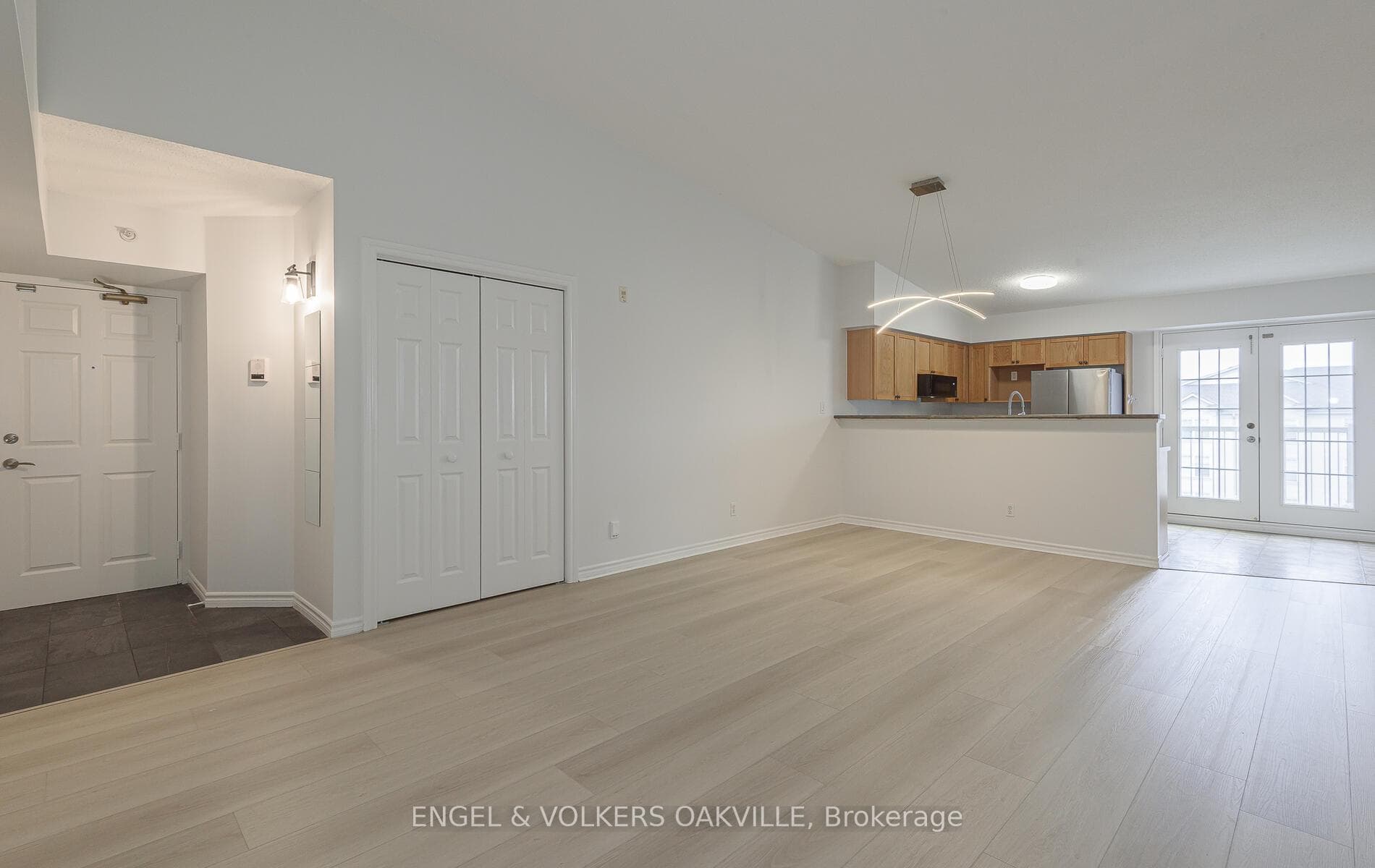 1460 Bishops Gate Unit 401 photo 7